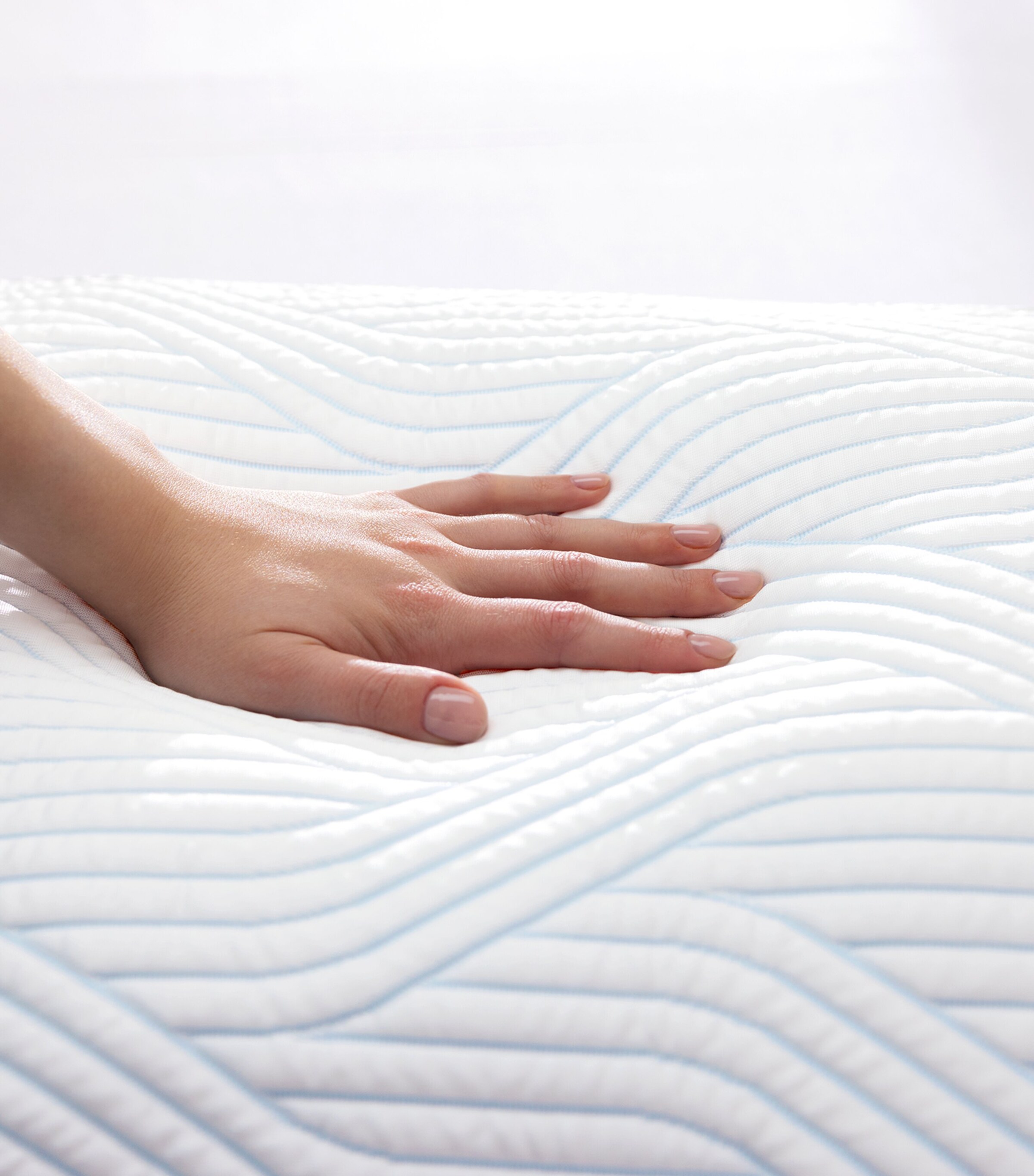 Medium SmartCool Pillow (50cm x 74cm) WHITE Image 5