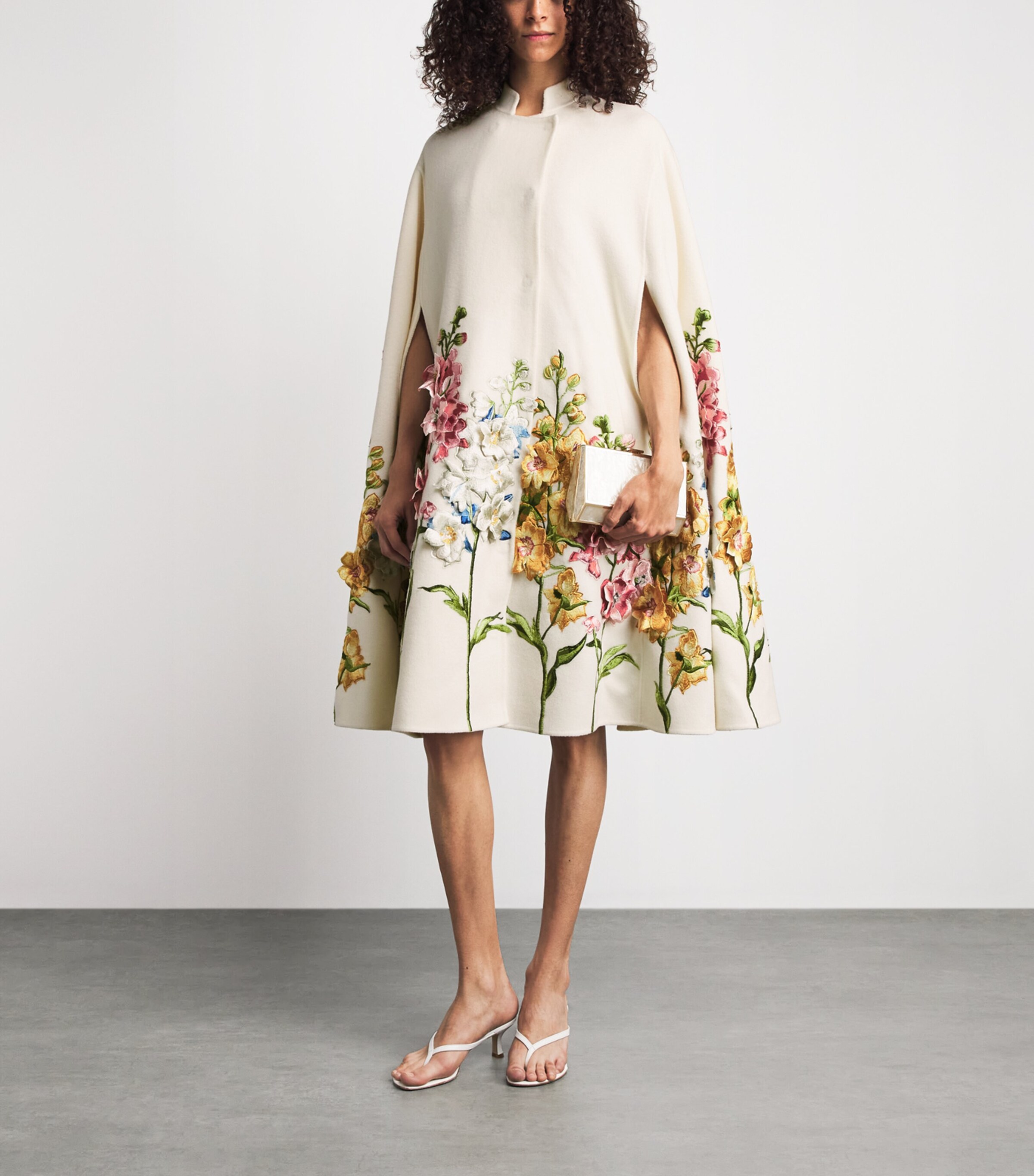 LEO LIN Womens Wool Floral Embroidered Clover Cape Coat Snapdrgn Prnt In Snw Image 2