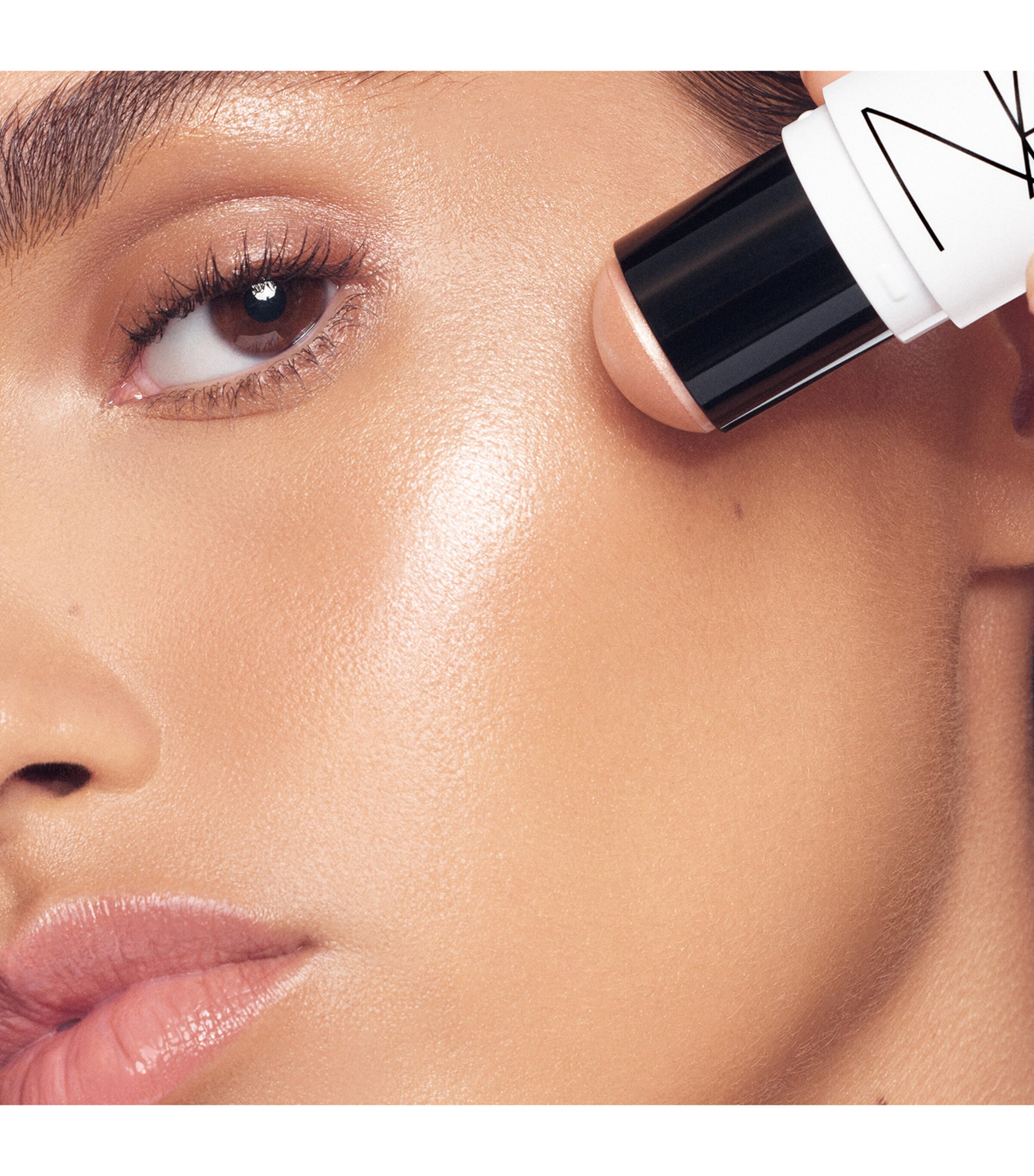 NARS Light Reflecting Luminizing Stick Moonlit Image 7