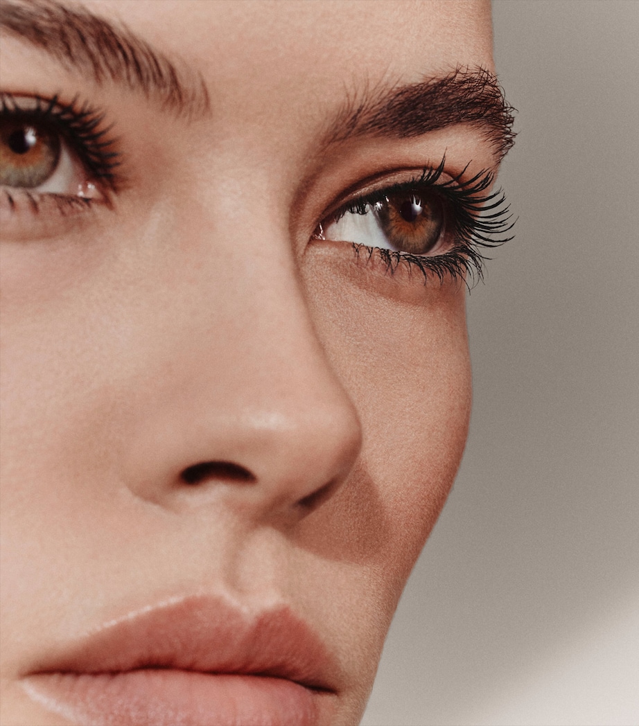 Trait d'Hermès Revitalizing Care Mascara 01 NOIR FUSAIN Image 6