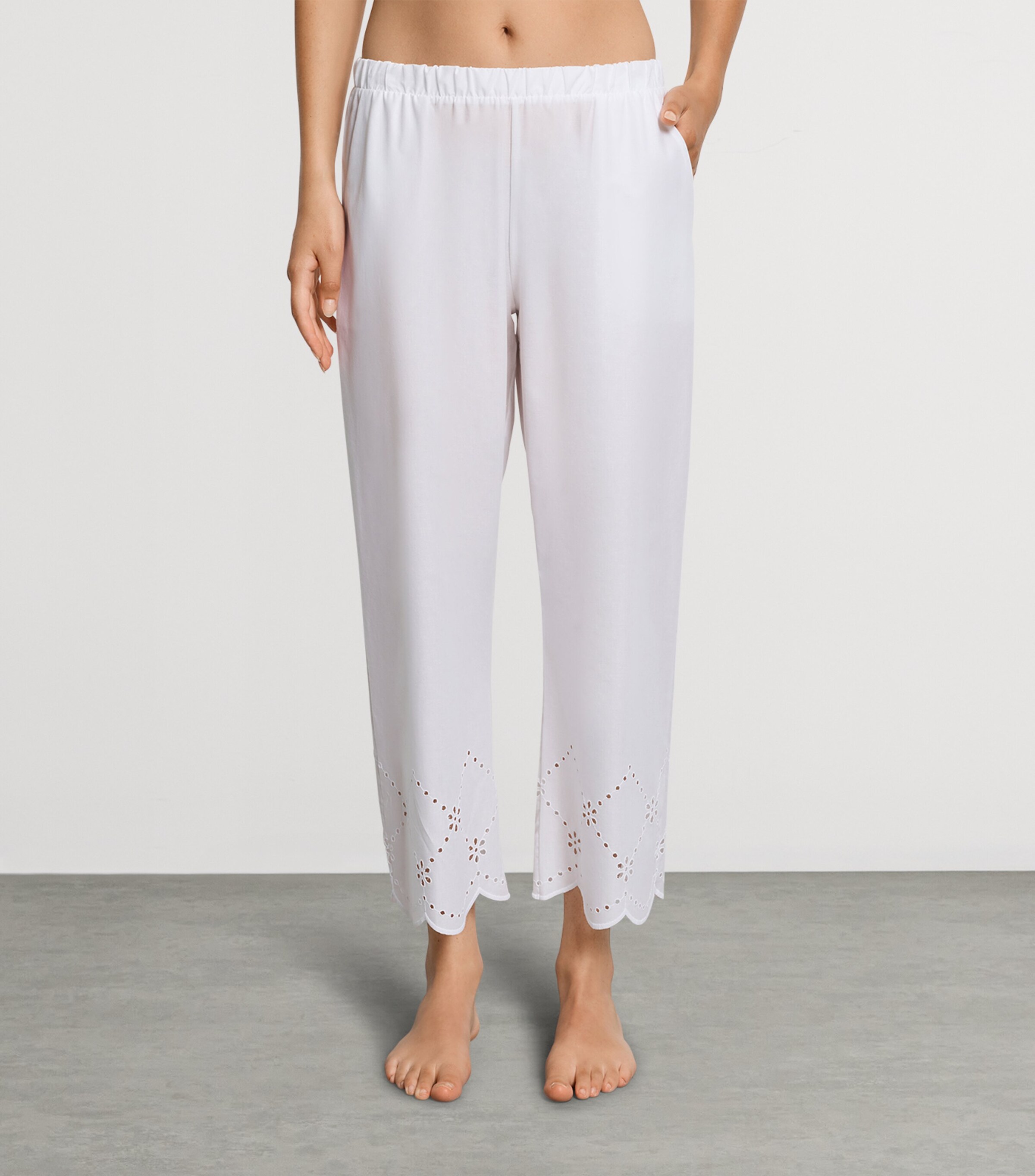 Hanro Womens Broderie Anglaise Cropped Trousers White Image 2