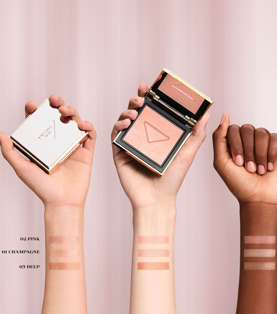 Light Glowing Highlighting Powder DEEP Image 4