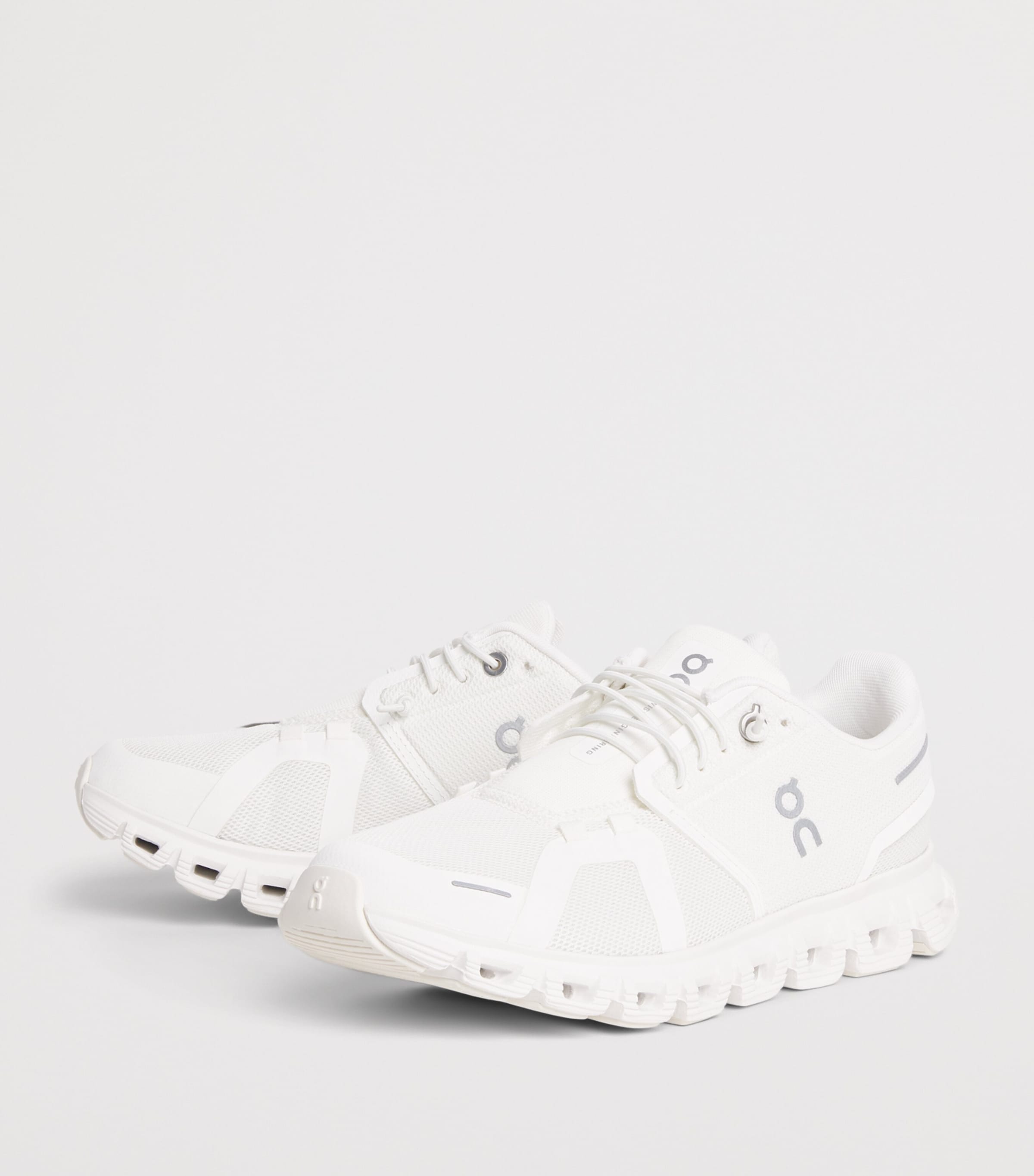 On Womens Cloud 6 Trainers White | White Image 3
