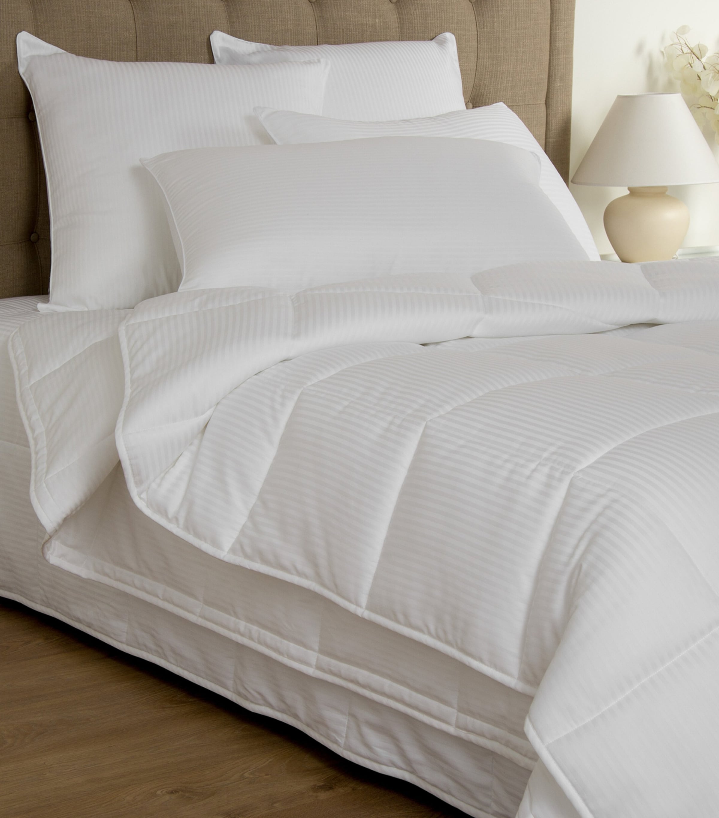 Frette Medium Nuvola Alternative Pillow Filler (30cm x 40cm) White Image 4