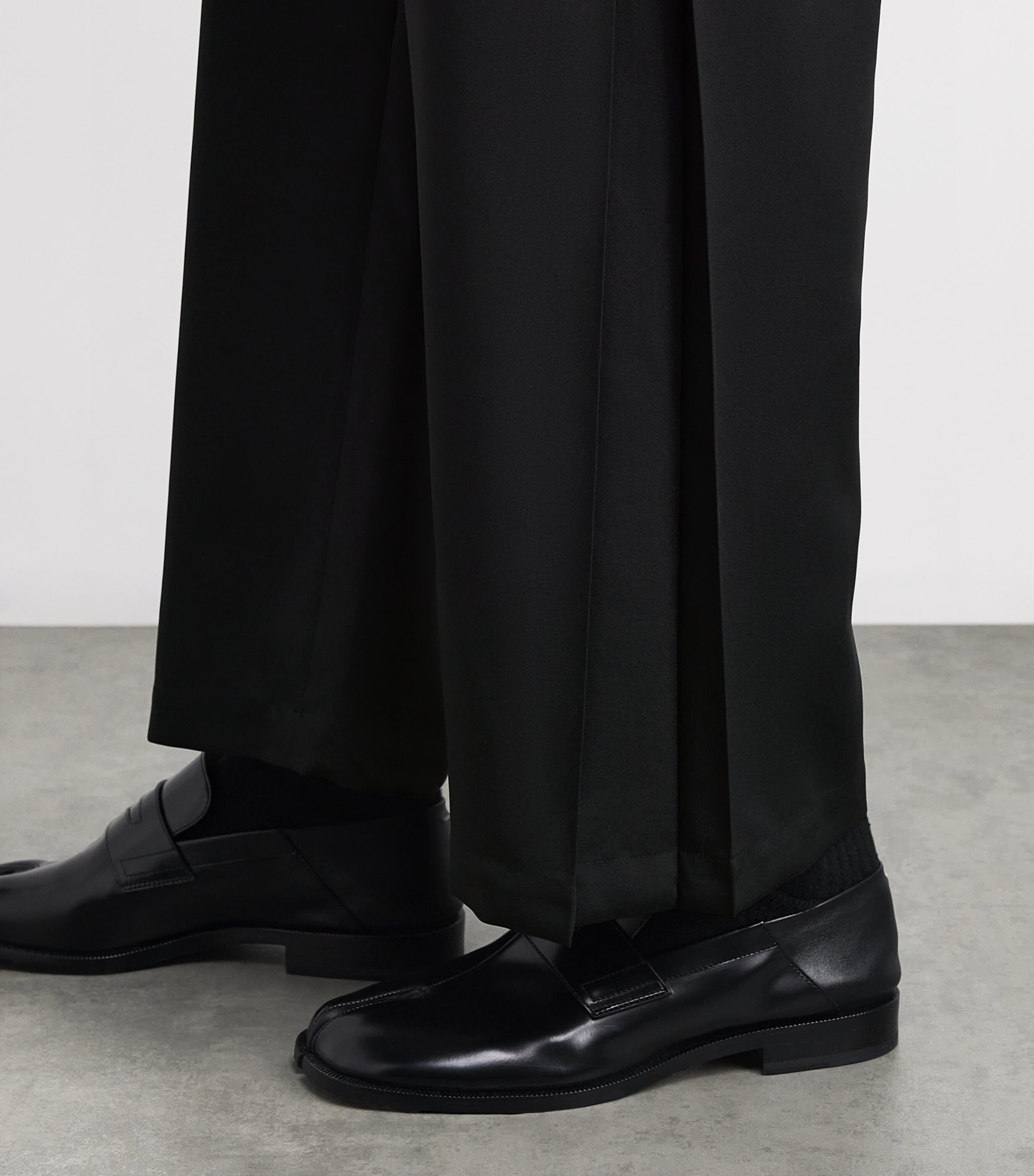 Pleated Wings Straight Trousers 15-BLACK Image 6