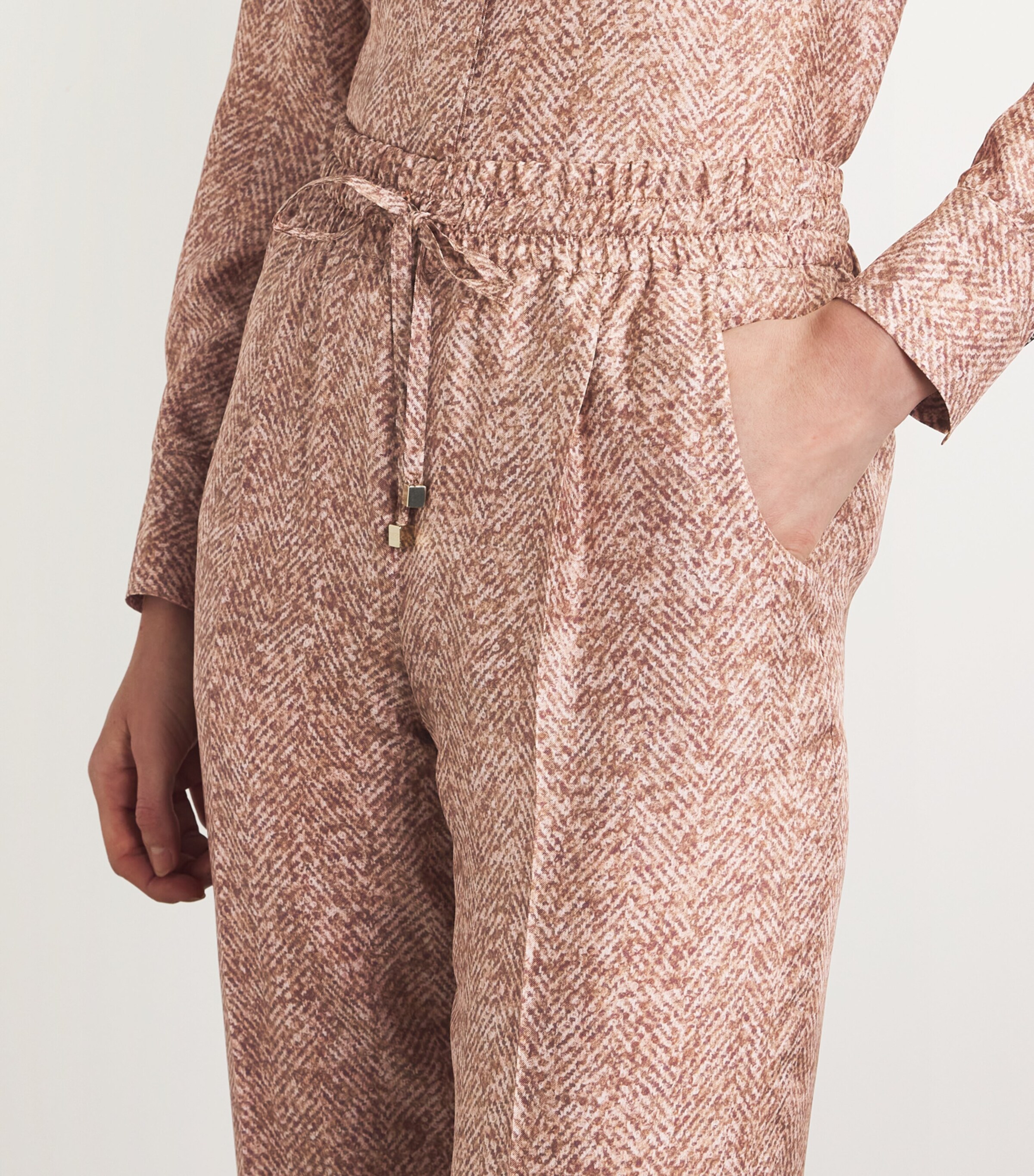 Silk Herringbone Drawstring Trousers ROSE Image 6