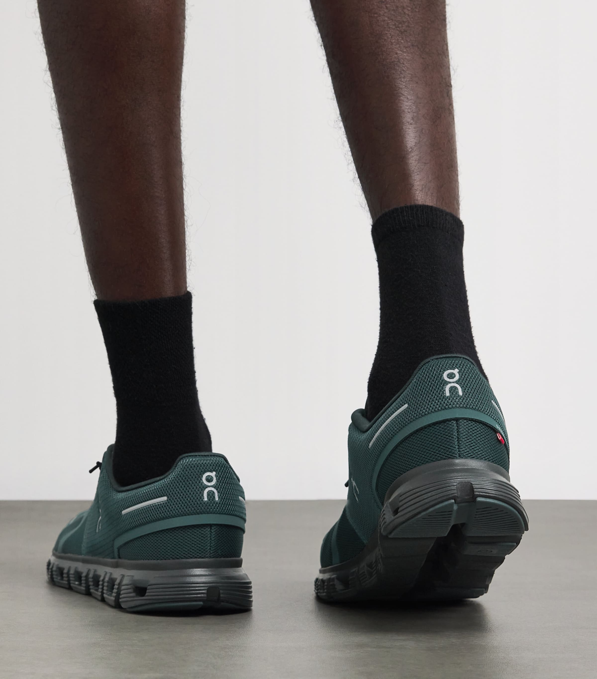 Cloud 6 Trainers EVERGREEN-BLACK Image 2