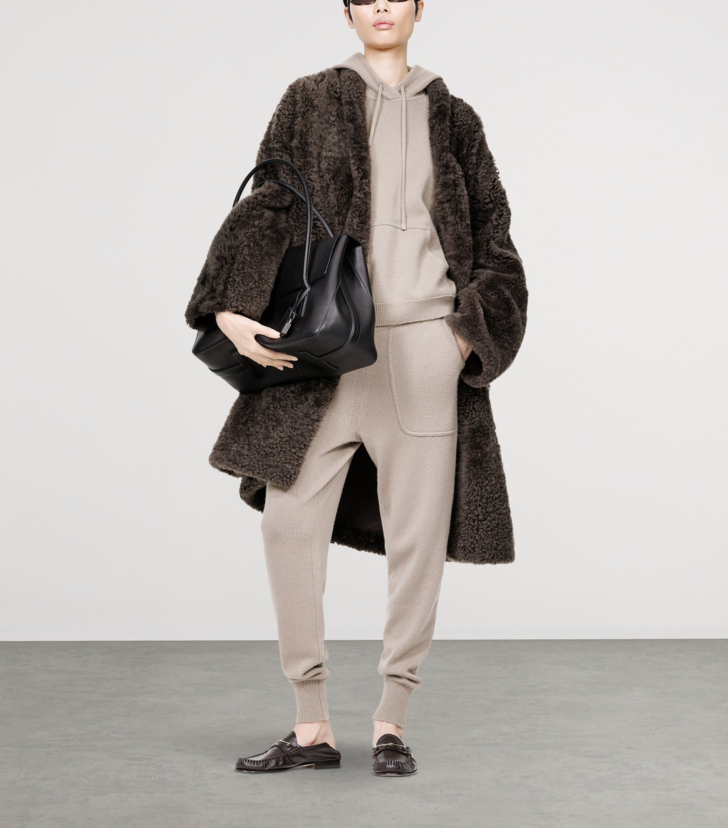 TOM FORD Womens Shearling Reversible Cocoon Coat Cfb Image 2