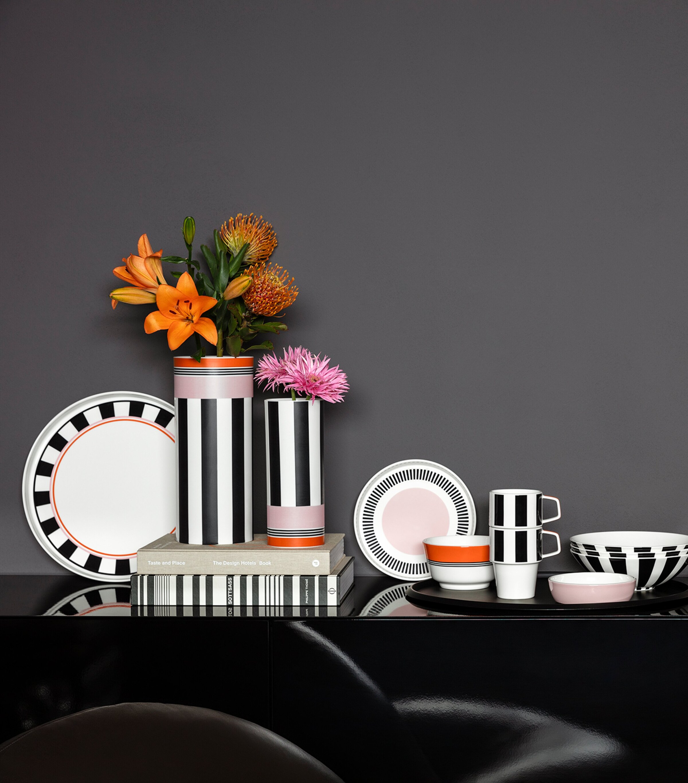 Porcelain Memphis Vase (24cm) WHITE Image 8