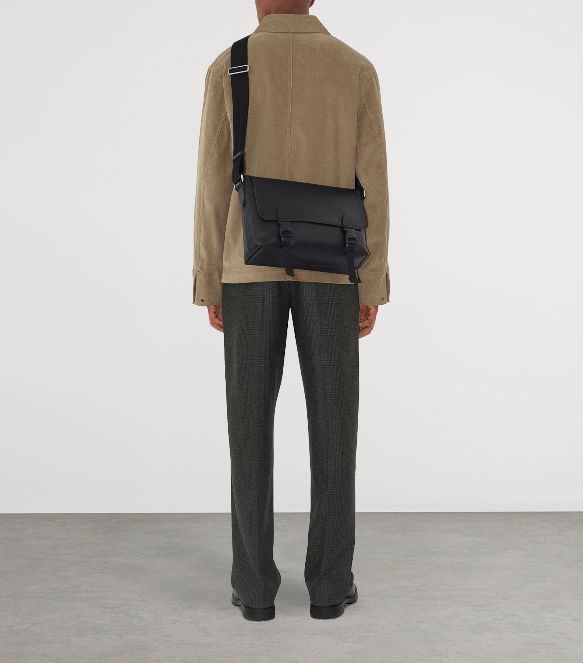 Leather Embossed Messenger Bag BLACK Image 2