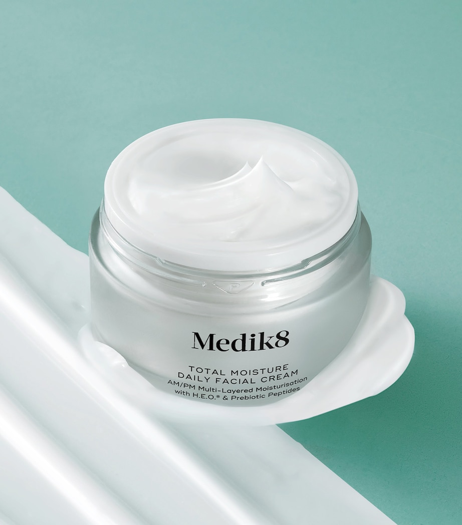 Total Moisture Daily Facial Cream (50ml) NO COLOUR Image 4