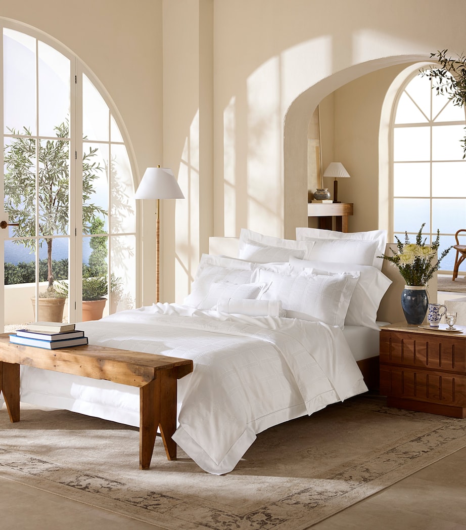 Pratesi Impero King Fitted Sheet (150cm x 200cm) White Image 1