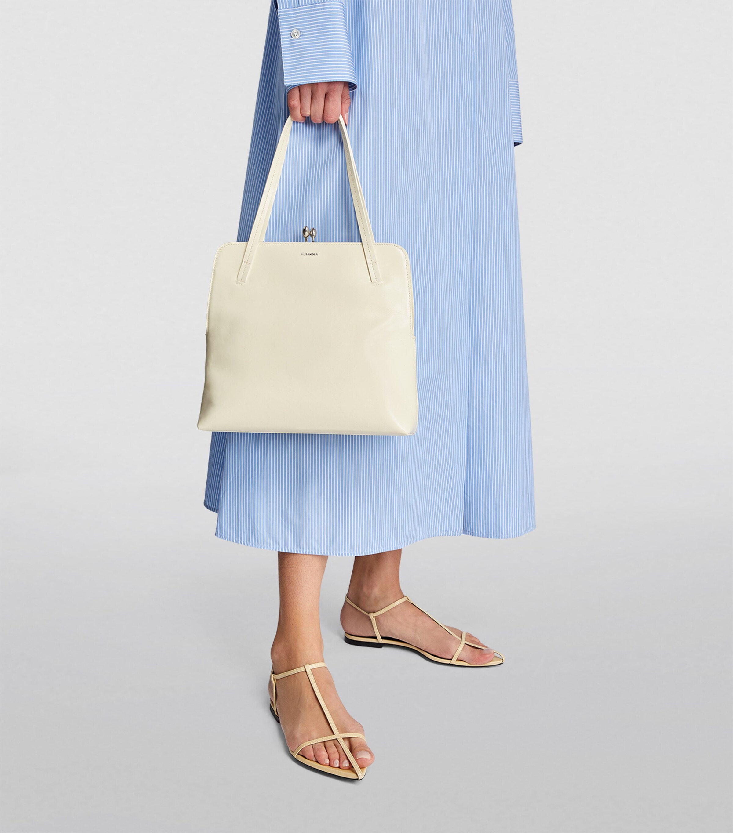 トートバッグ MEDIUM GOJI FRAME SQUARE TOTE BAG Jil Sander Goji Frame Square Tote Bag | Black | FARFETCH
