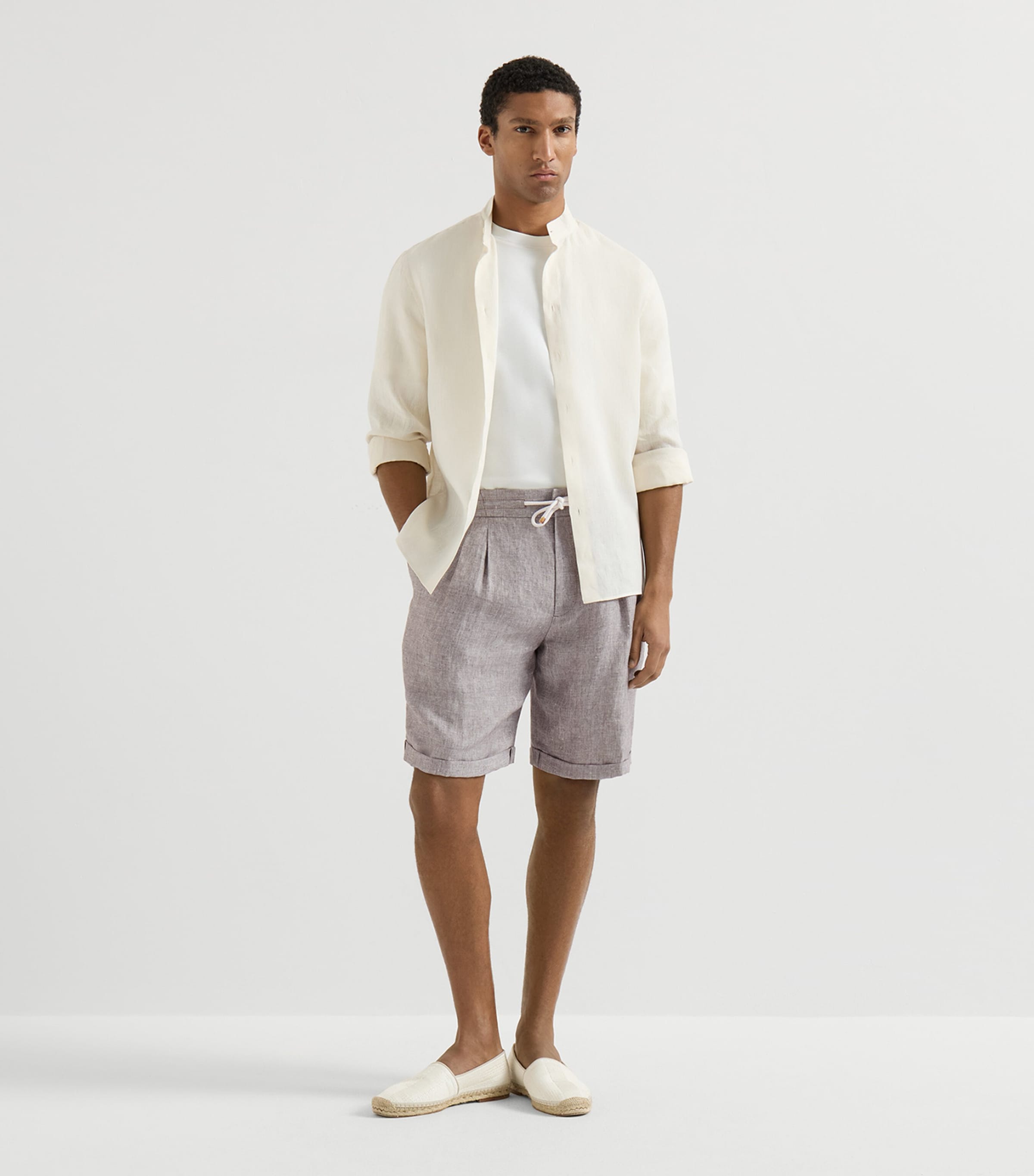 Brunello Cucinelli Mens Hemp-Linen Bermuda Shorts Image 2