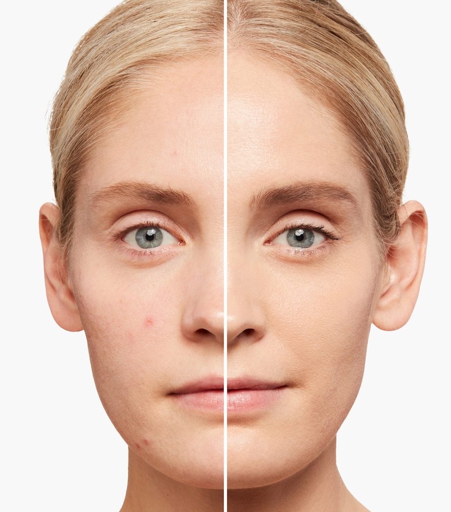 Synchro Skin Radiant Lifting Foundation SPF 30 240 Image 3