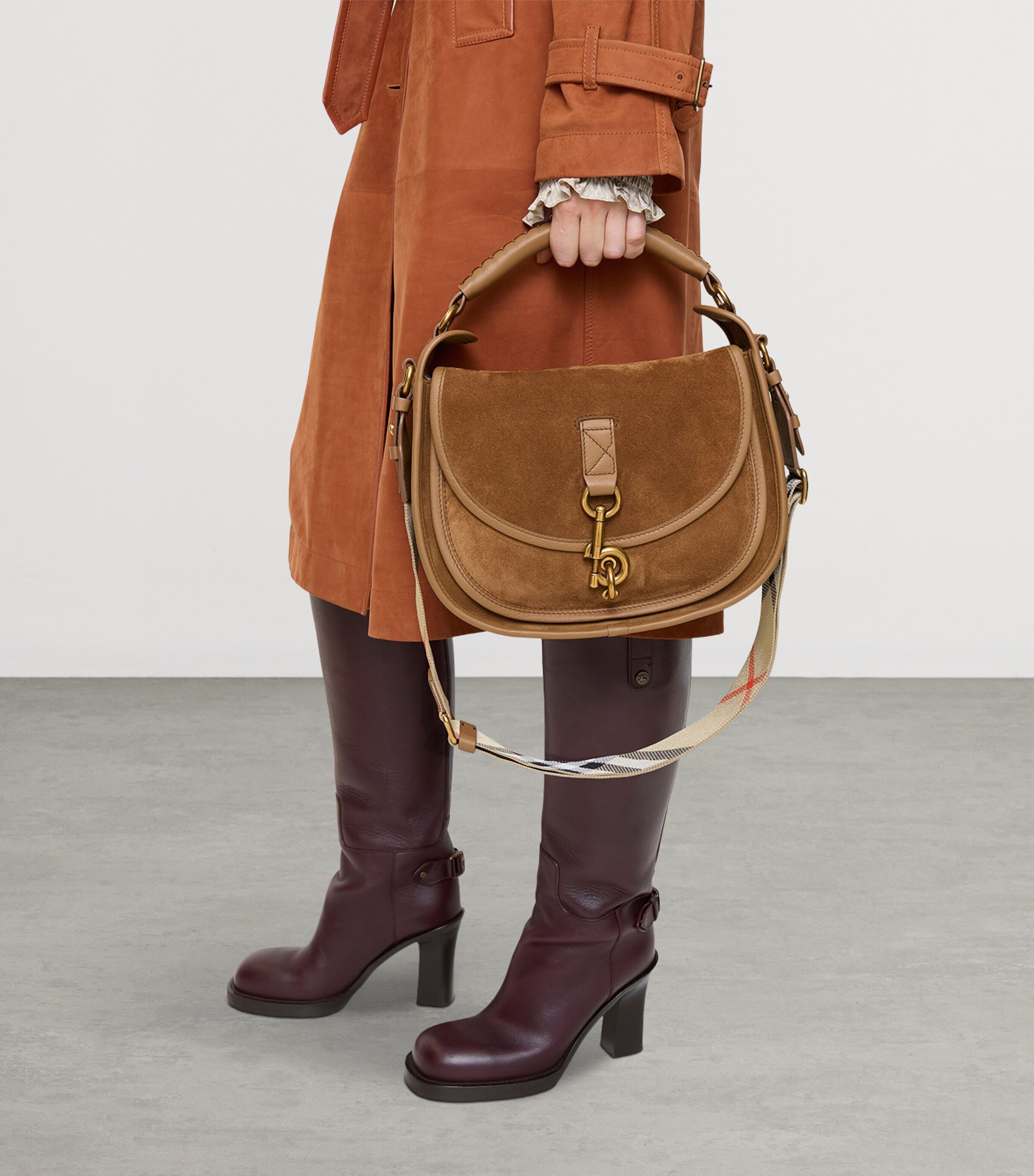 Burberry Small Calfskin B Clip Messenger Bag Hazel Image 2