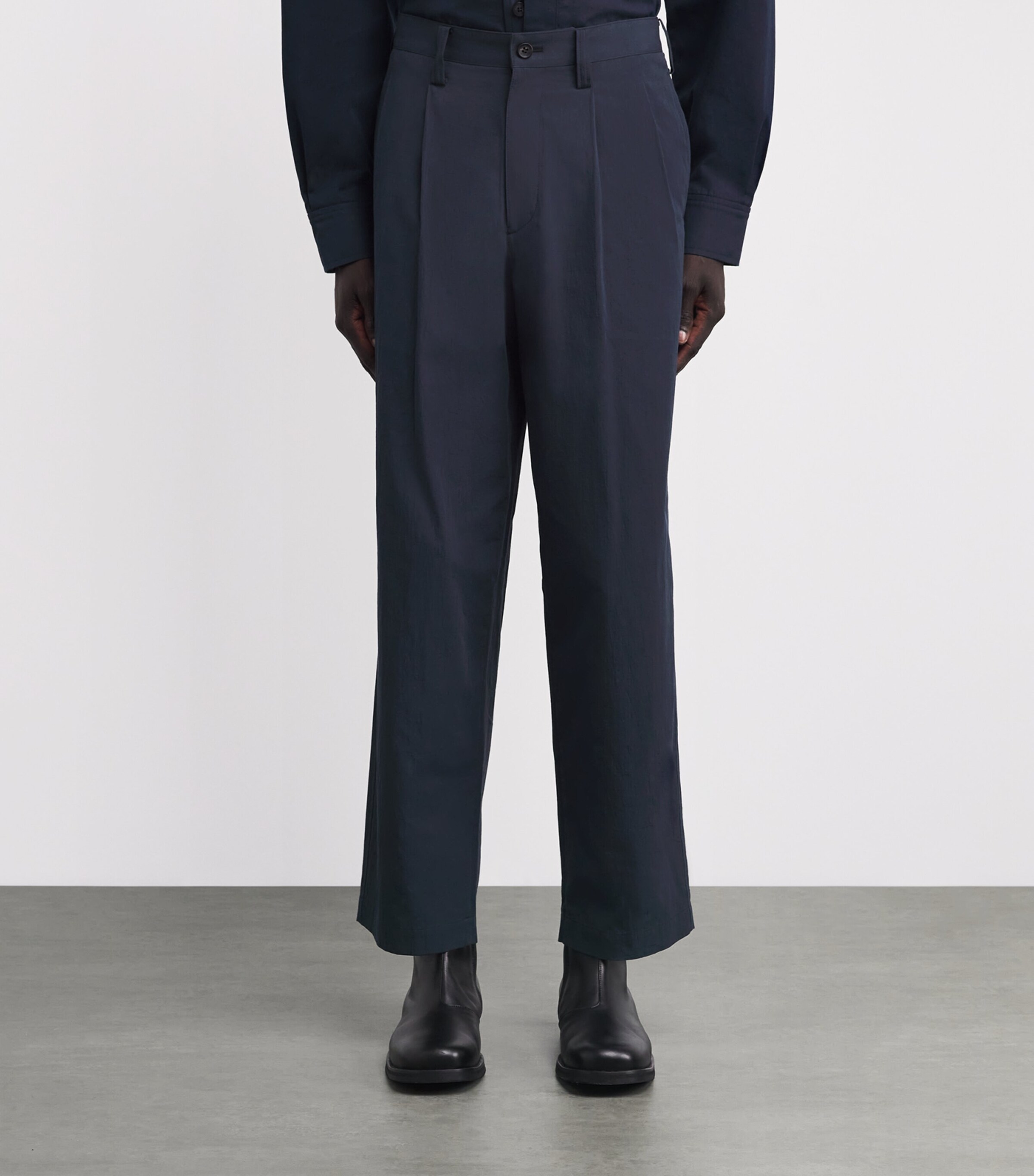 IM MEN Mens Organic Cotton Pleated Trousers Navy Image 3