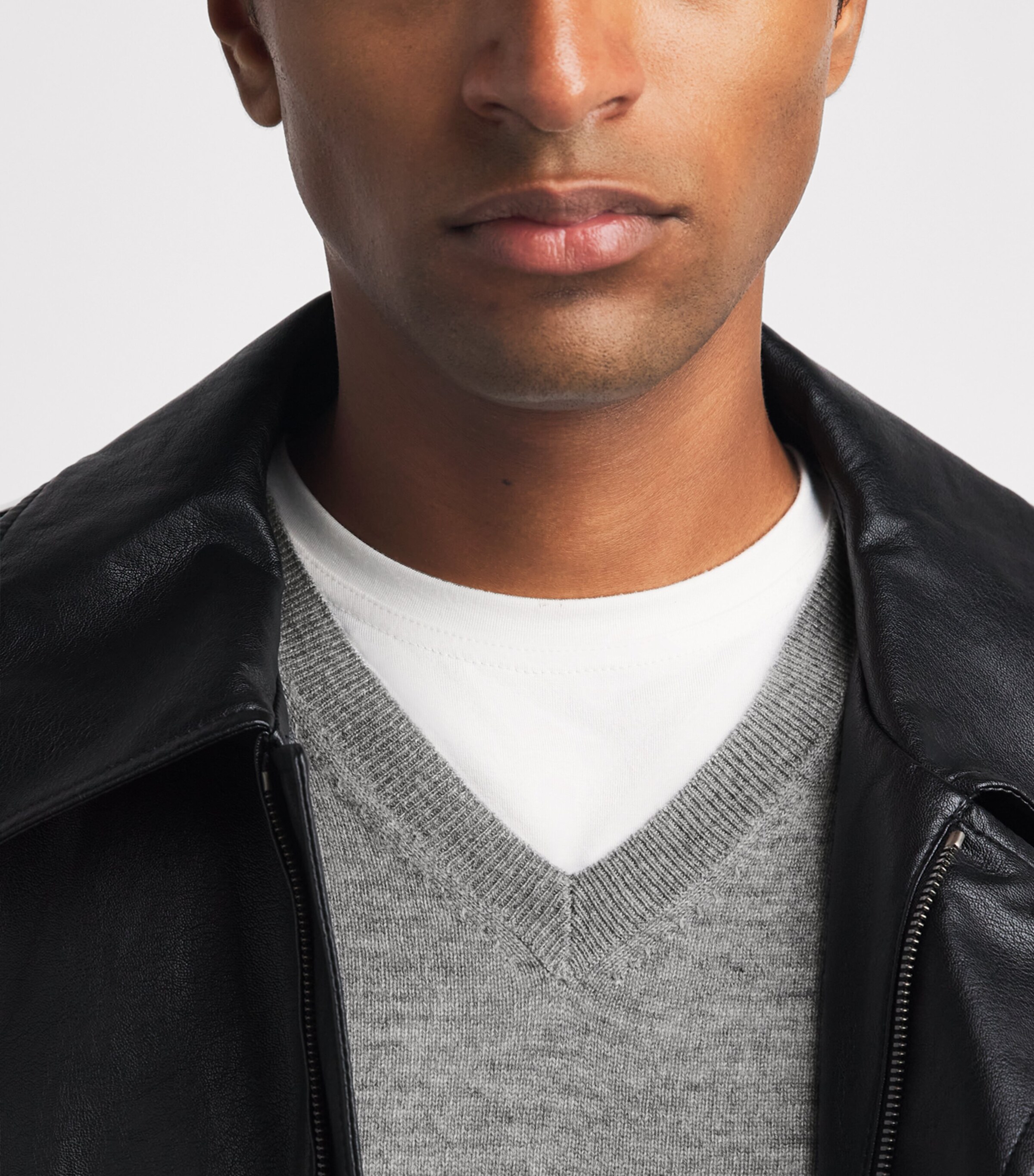 Allude Mens Cashmere V-Neck Sweater Image 3