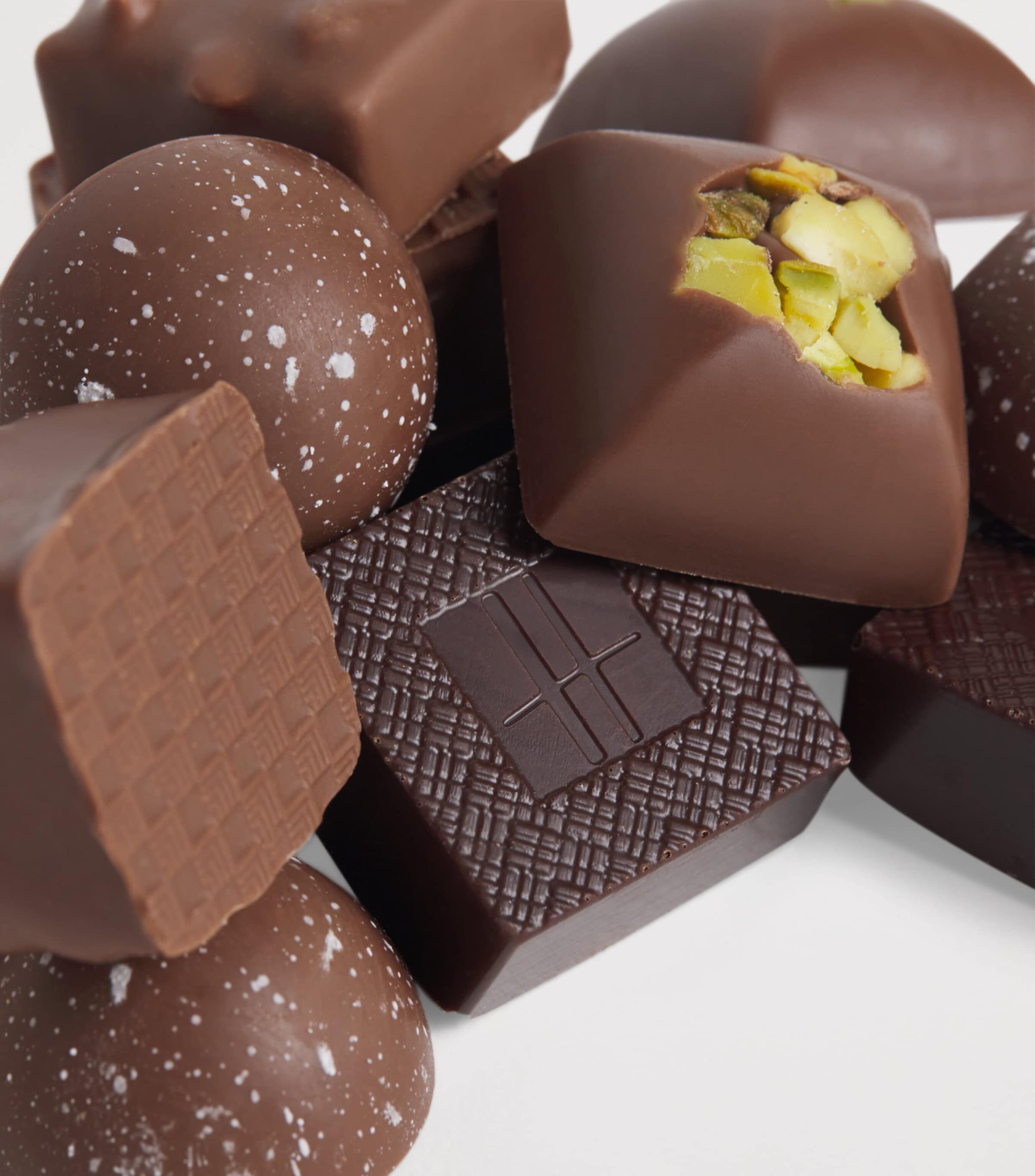 Caramel & Nut Chocolate 15-Piece Collection (125g) NO COLOUR Image 3