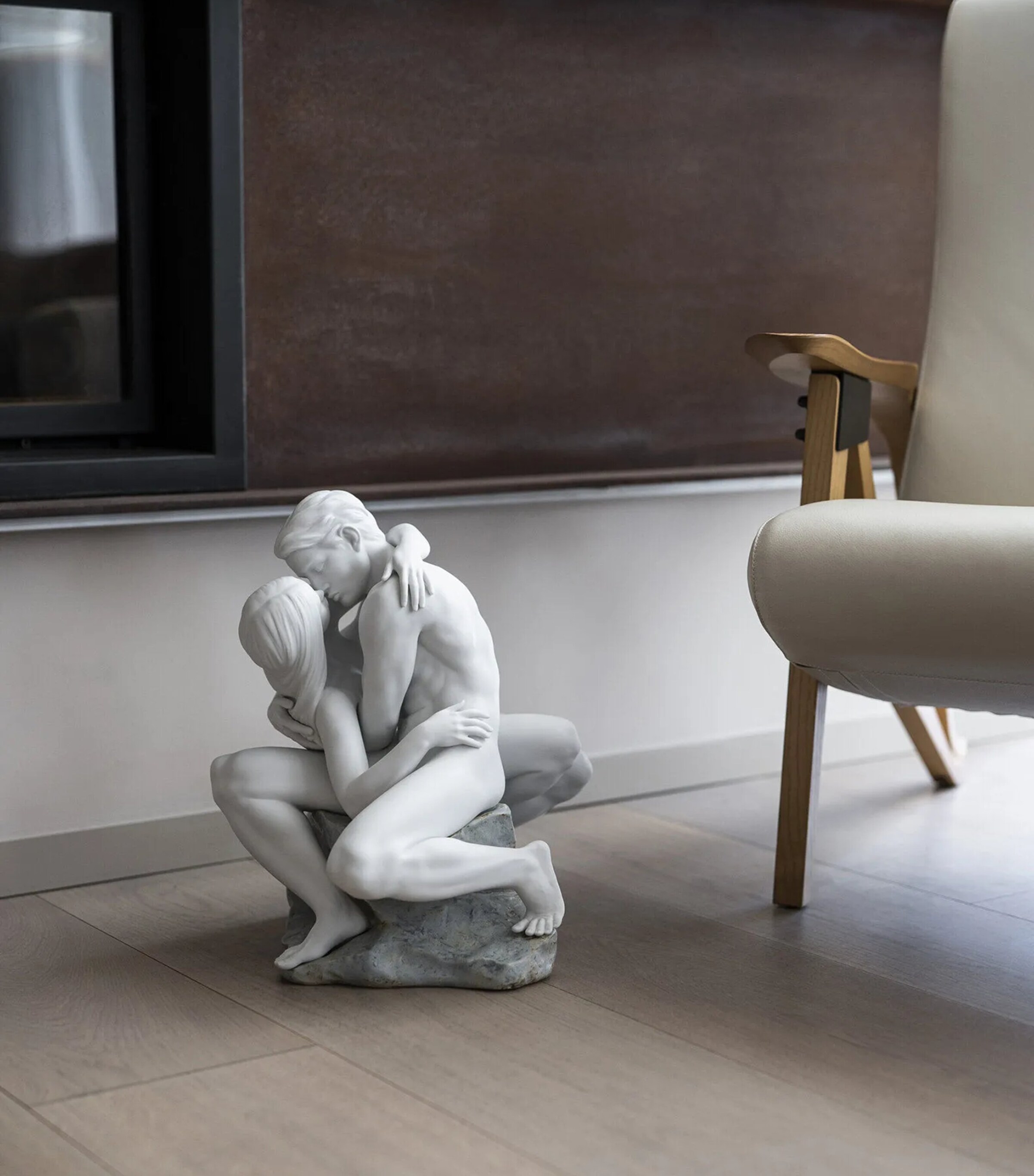 Porcelain Passionate Kiss Figurine WHITE Image 3