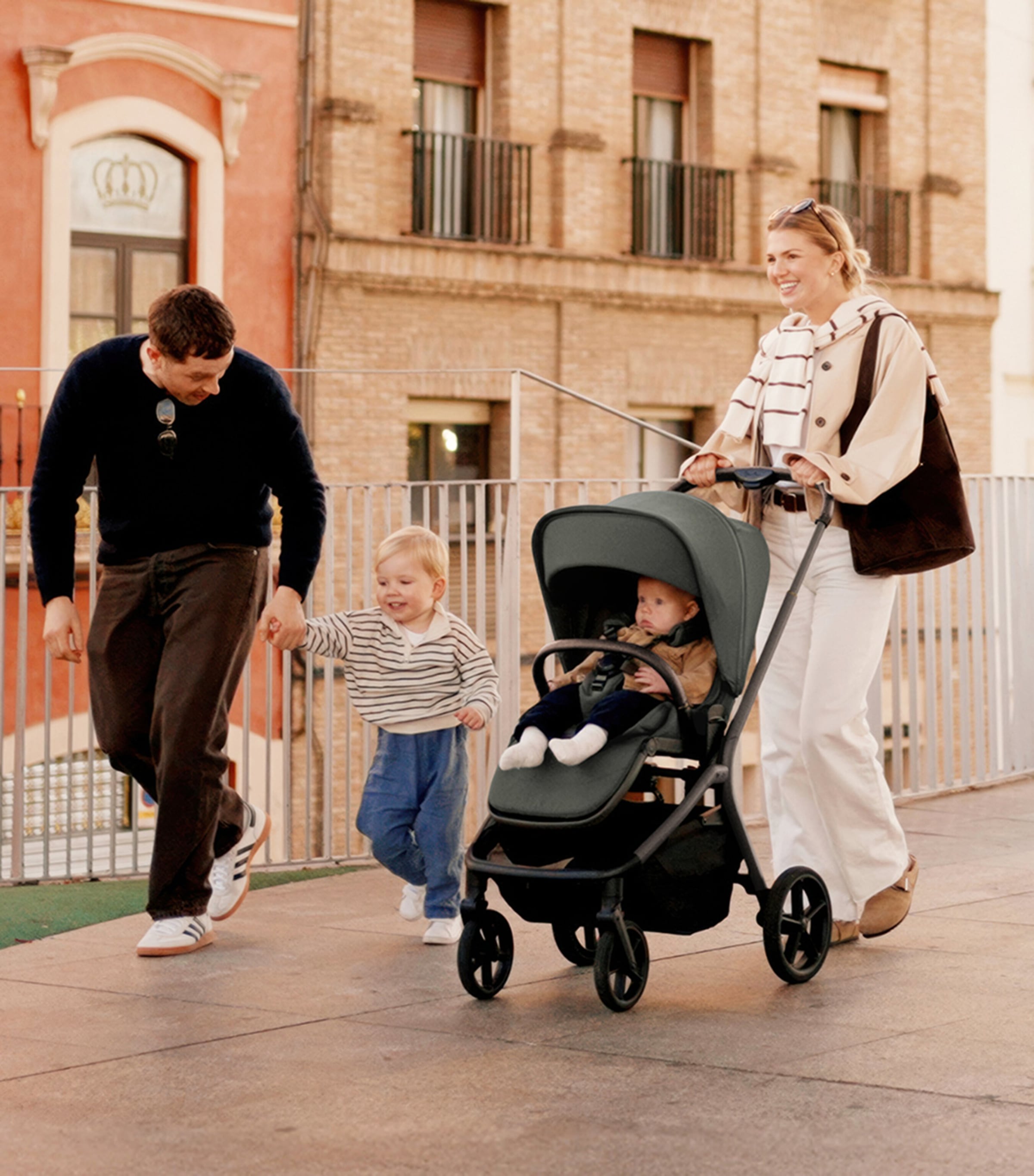 silver-cross-breez-stroller-carrycot-bundle-harrods-dk