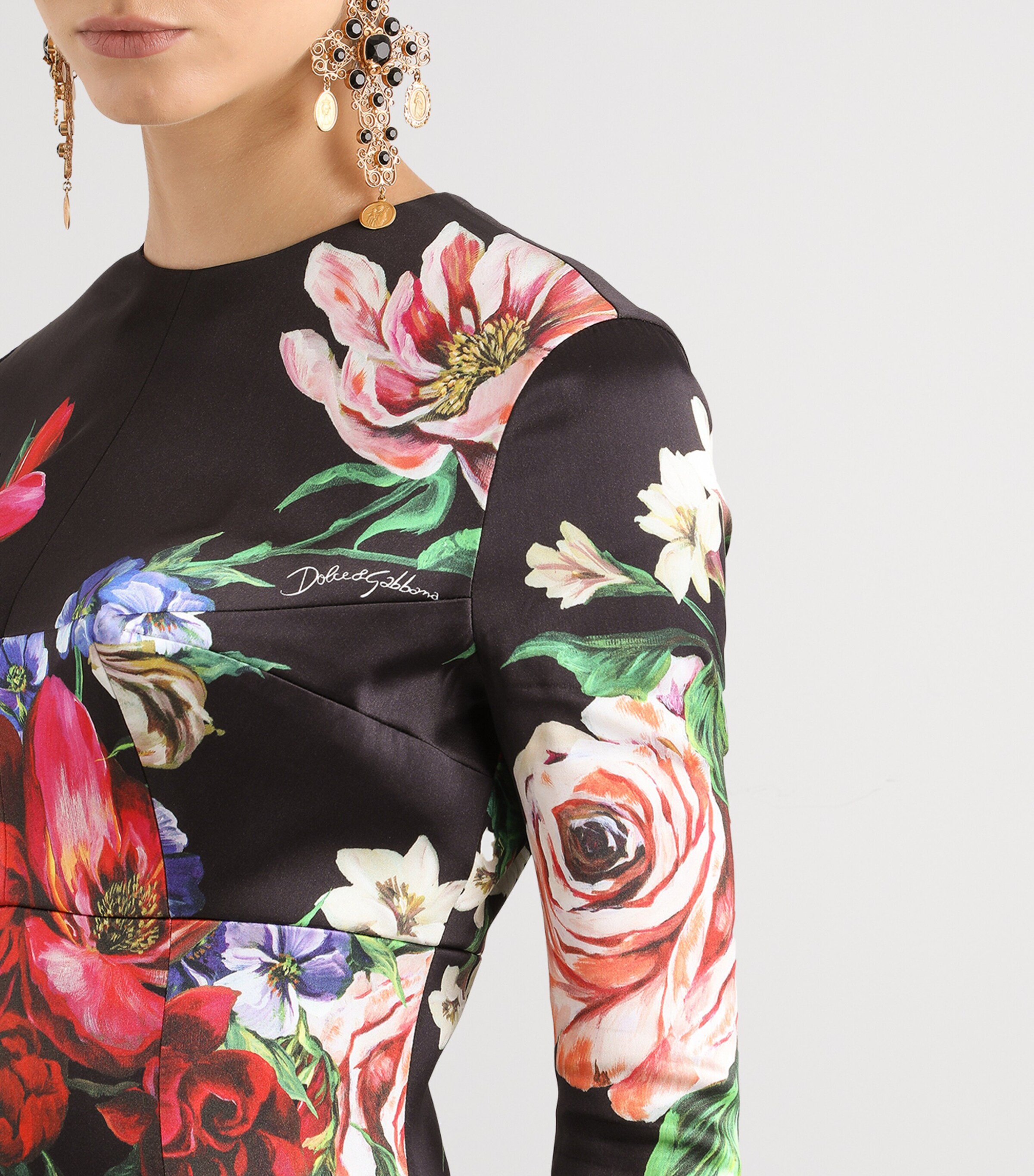 【送料&関税込】Dolce & Gabbana Floral Printed Midi Flar Dolce & Gabbana floral-print Midi Dress | Black | FARFETCH CA