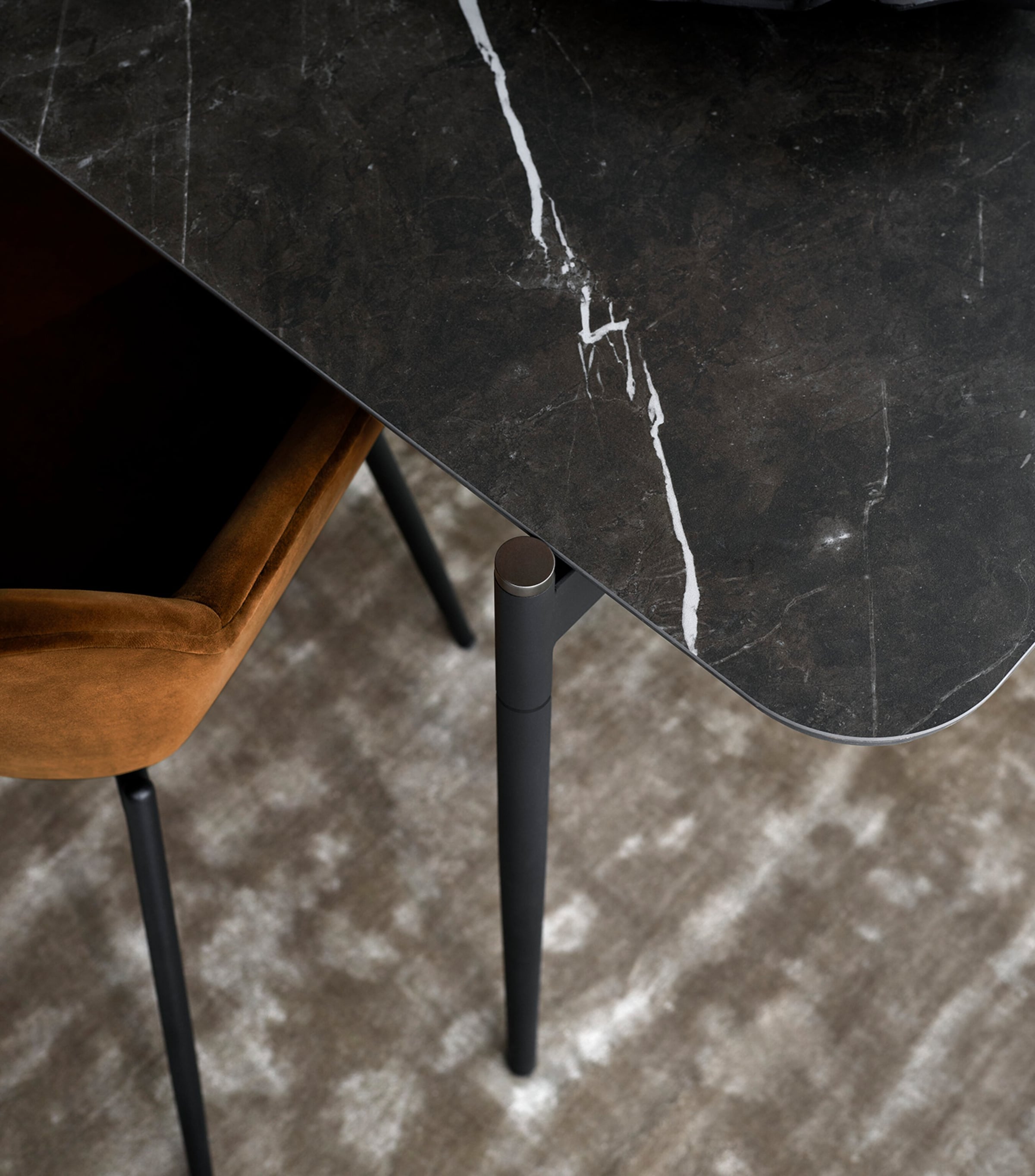 BoConcept Augusta Extendable Dining Table Image 2
