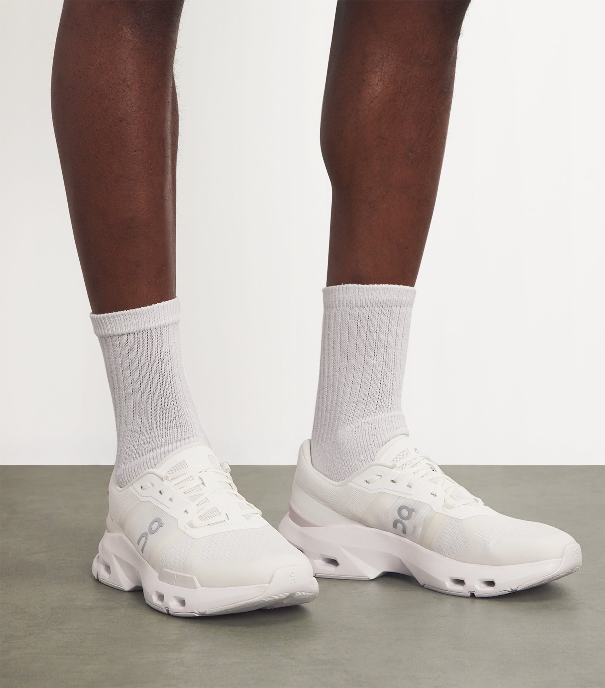 Cloudpulse Trainers UNDYED FROST Image 2