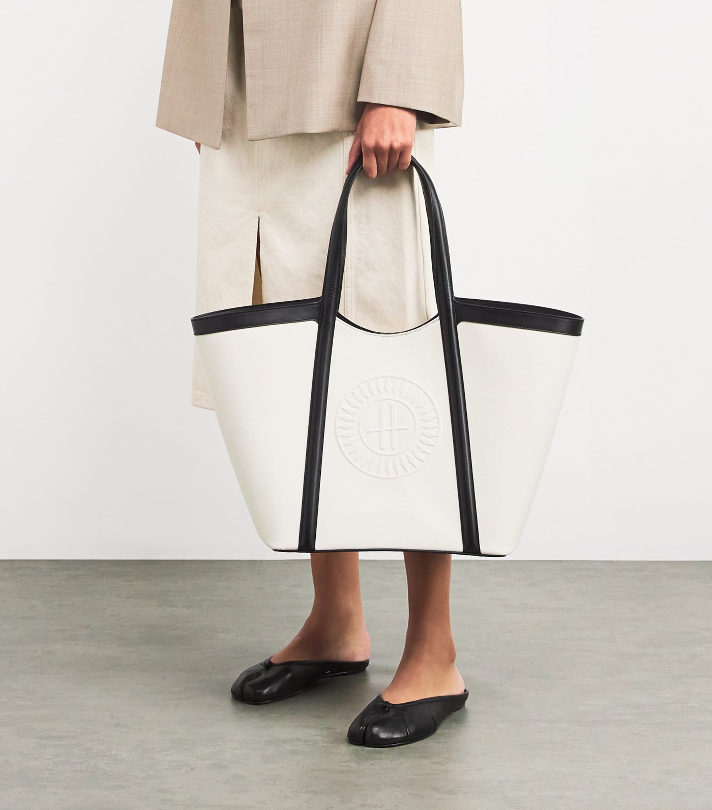 Large Canvas-Leather Embossed Tote Bag CREAM Image 2