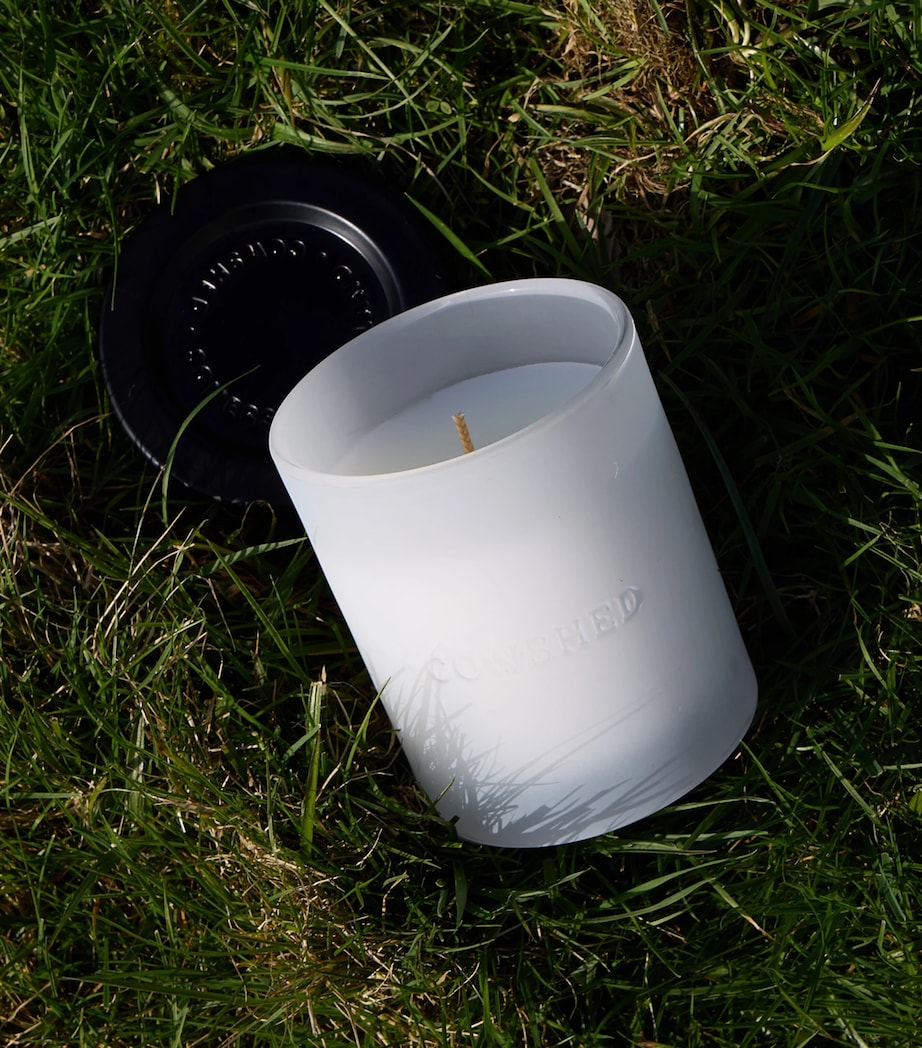Cowshed Indulge Candle (220g) N/a Image 4