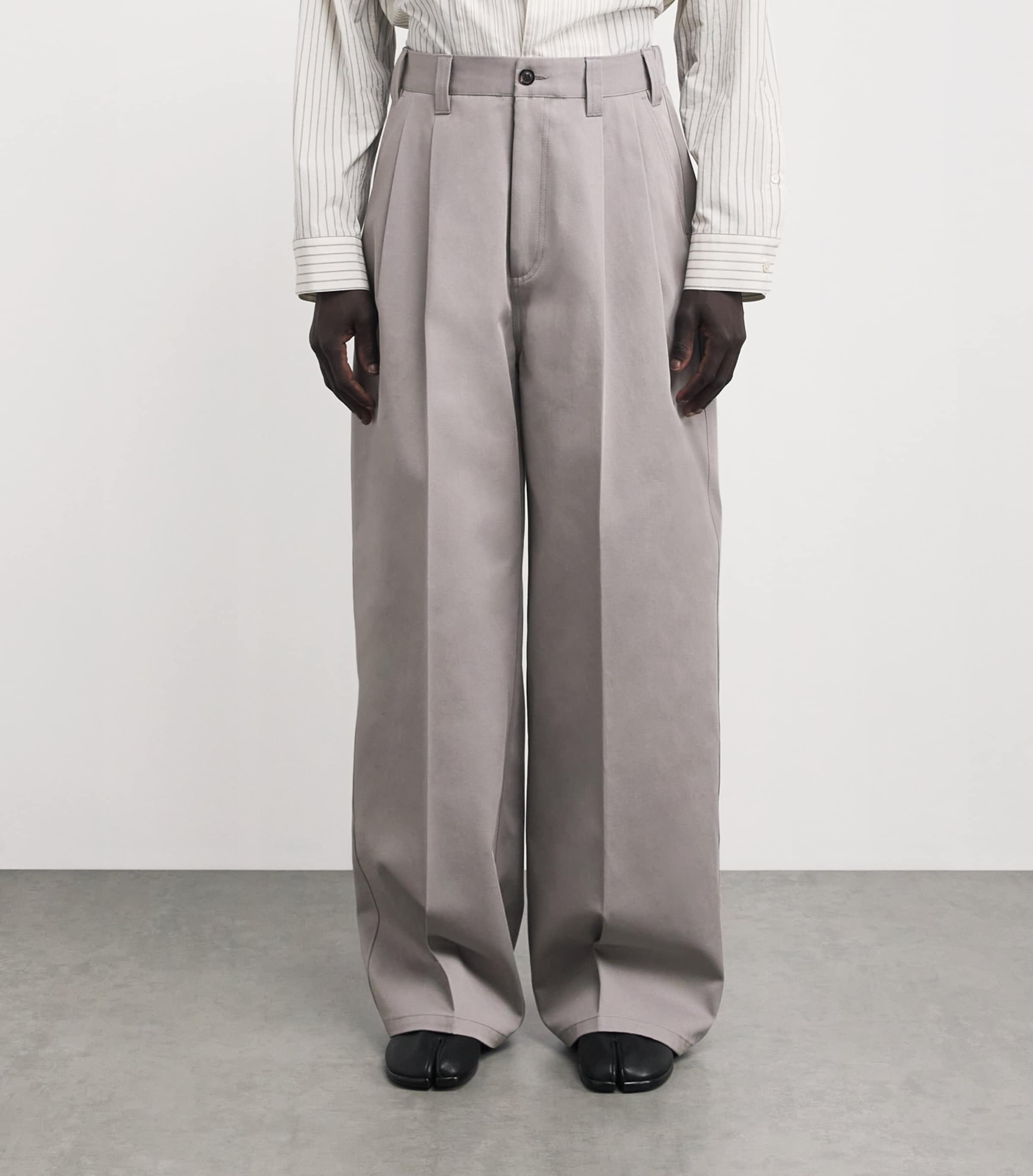 Cotton Gabardine Pleated Trousers 816 Image 3