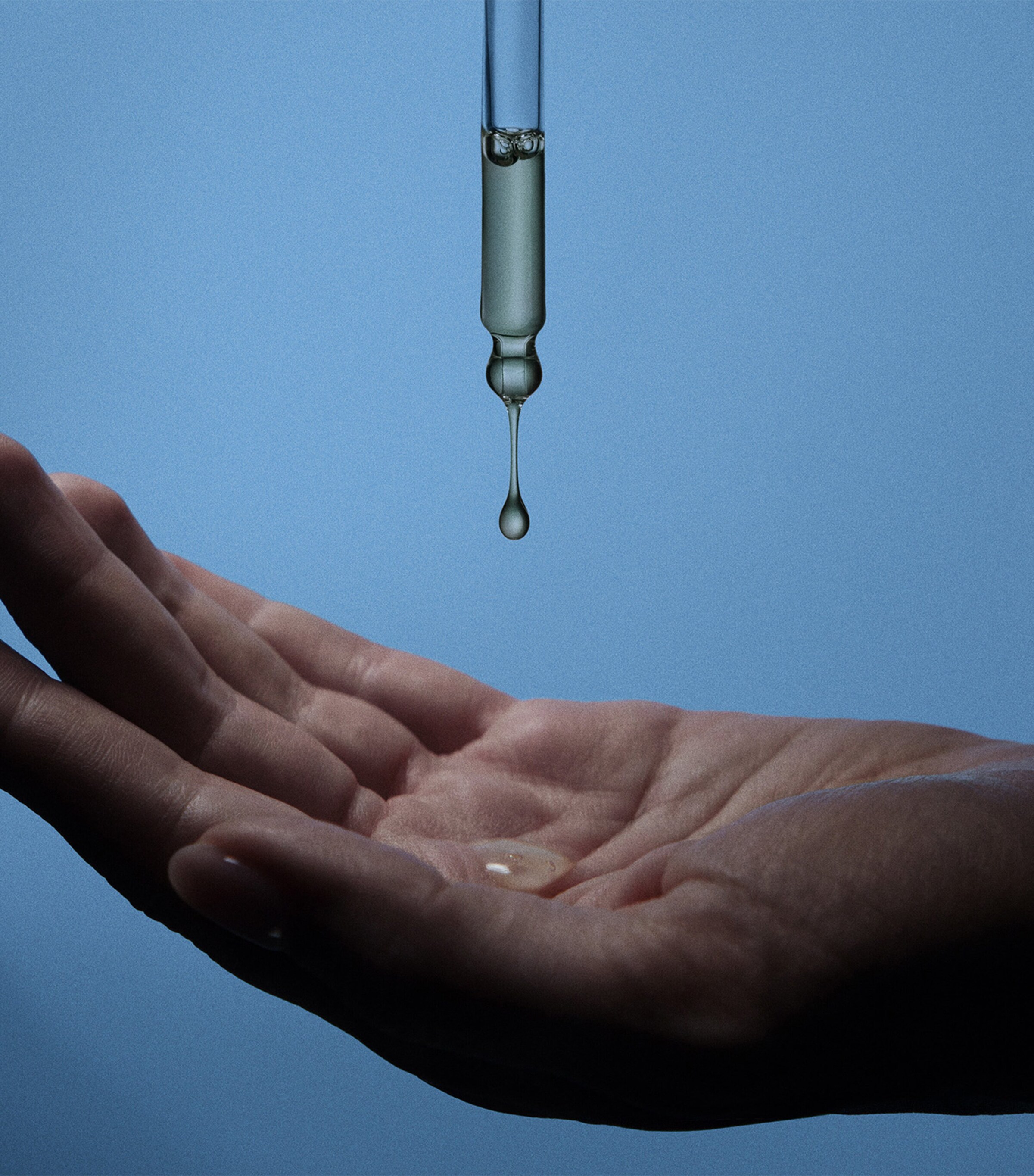 AESOP Resolute Facial Concentrate (25ml) Image 3