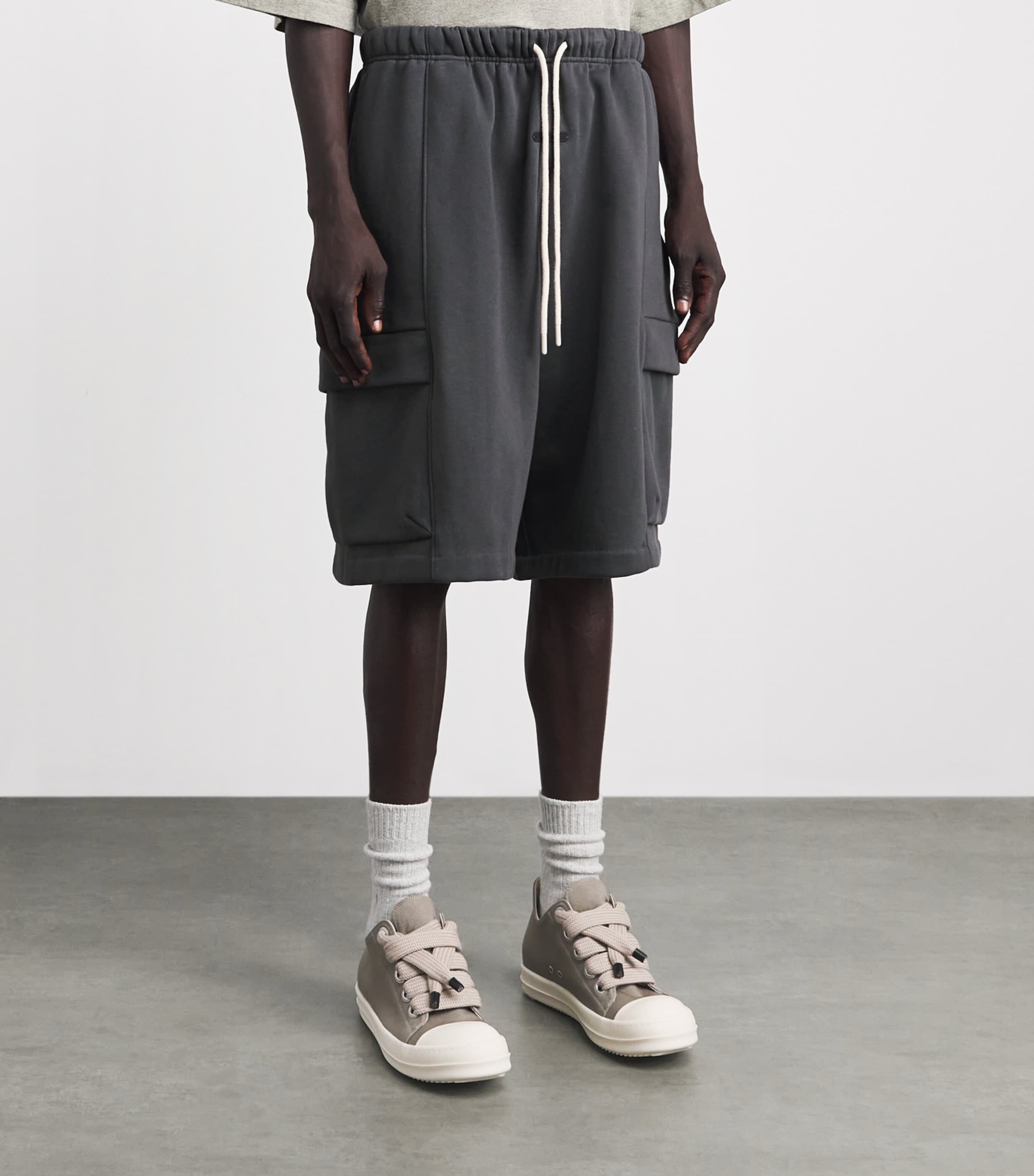 FEAR OF GOD ESSENTIALS Mens Cargo Basketball Shorts Iron Grey Image 4