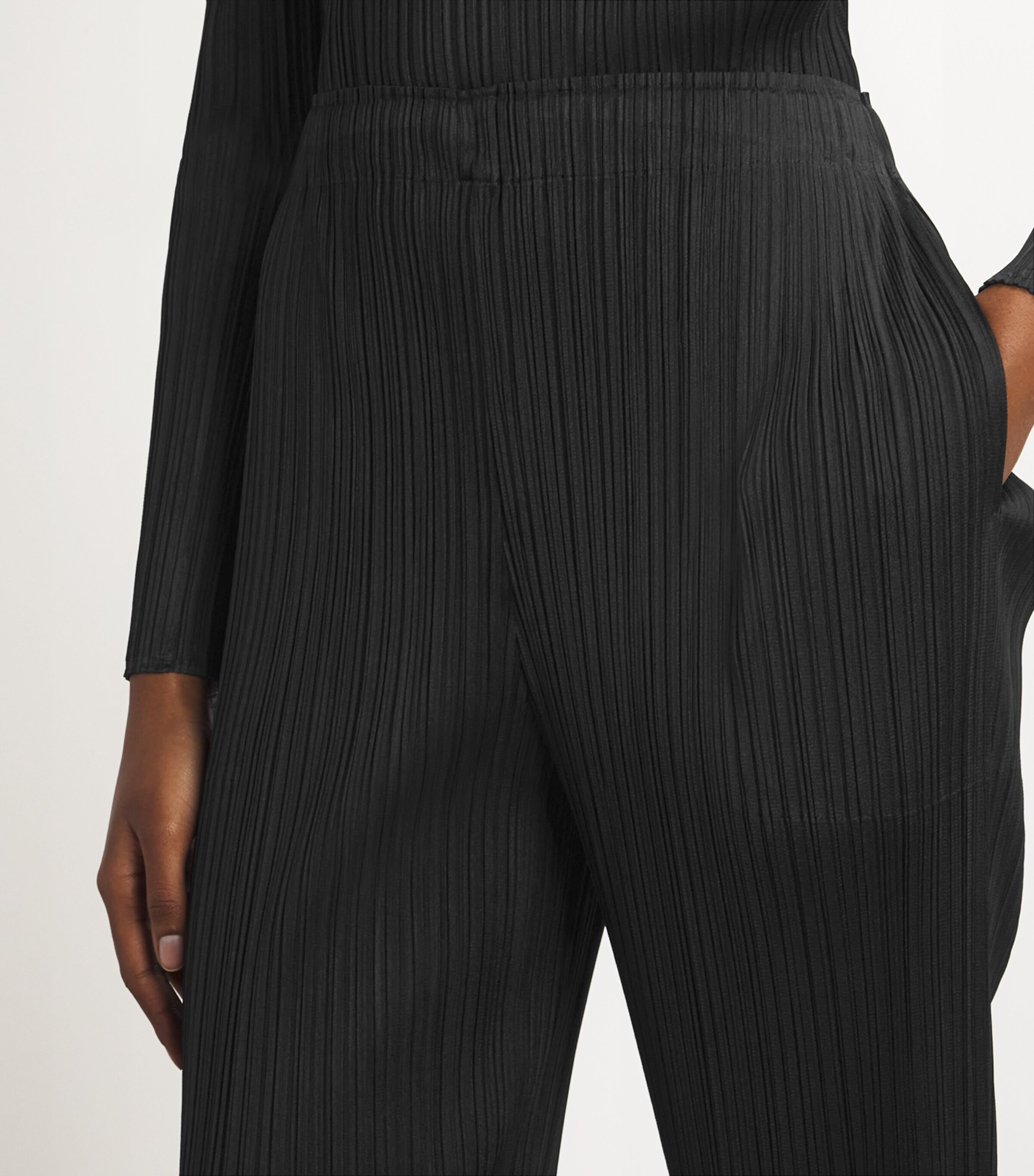 プリーツプリーズ  MONTHLY COLORS OCTOBER パンツ MONTHLY COLOR OCTOBER – isseymiyake.com