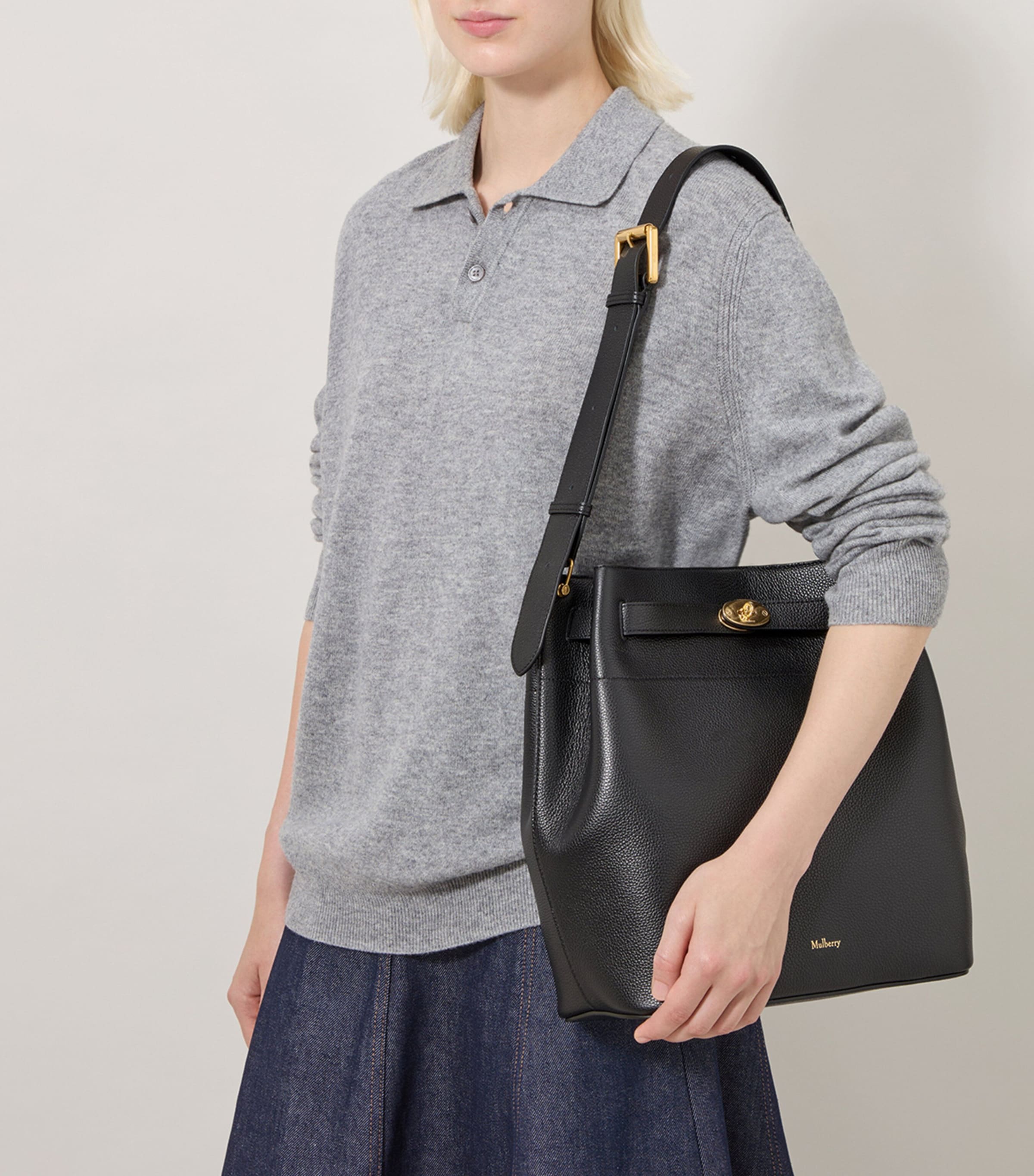 Large Leather Islington Bucket Bag BLACK Image 6