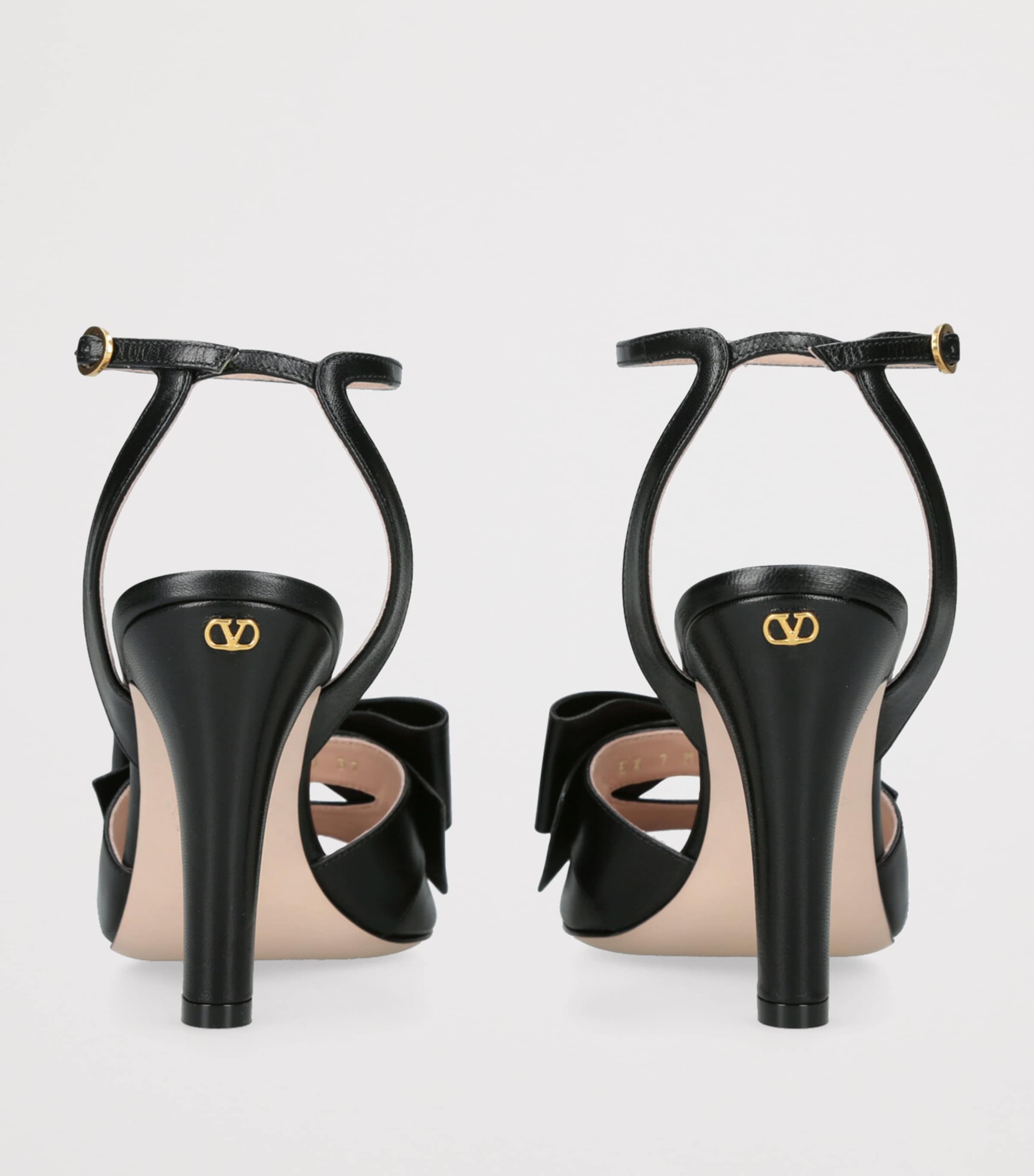 VALENTINO＞＞Bowow 95 装飾メタリックレザーサンダル VALENTINO GARAVANI Bowow 95 bow-detailed leather sandals
