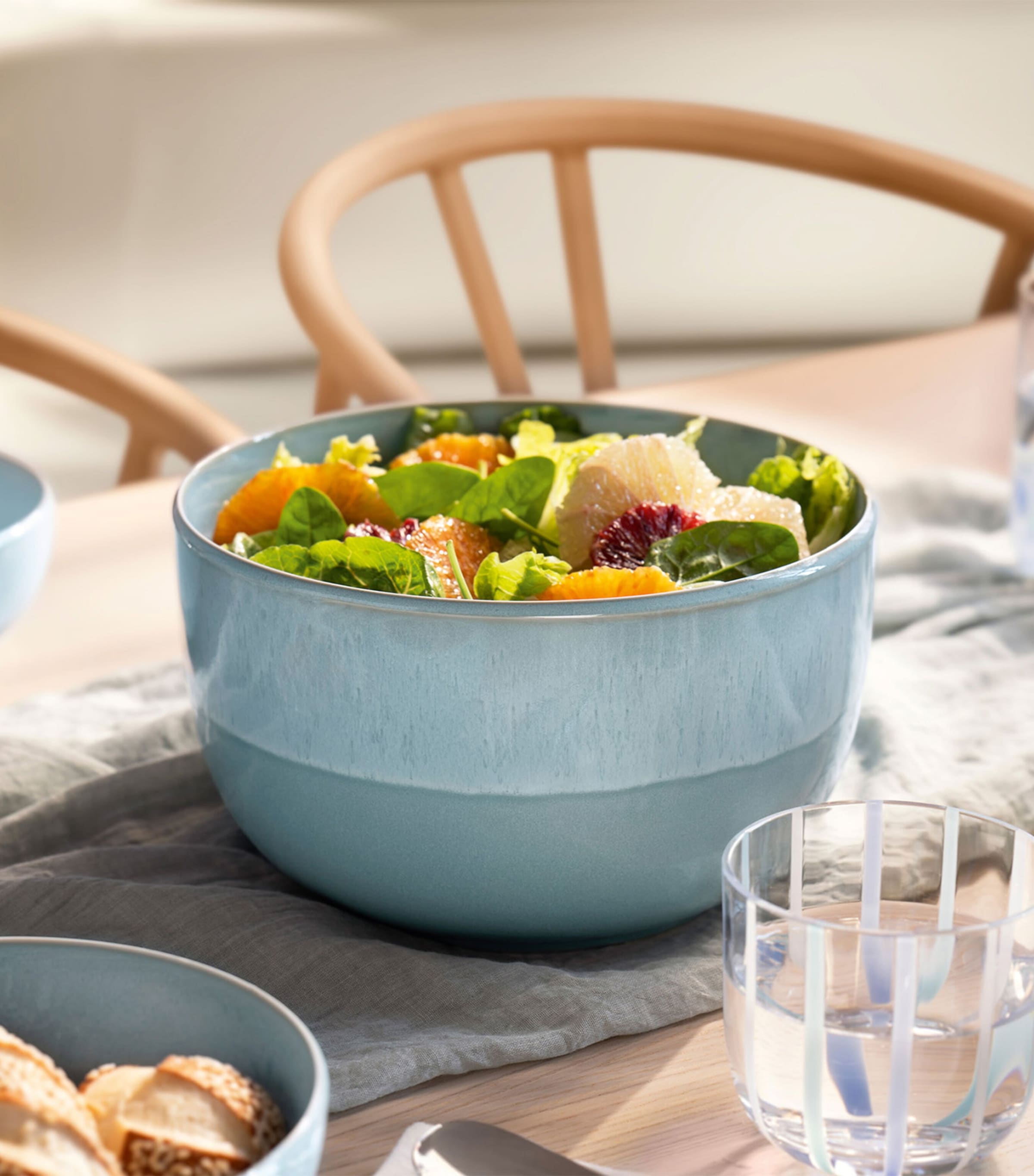 Villeroy & Boch Porcelain Perlemor Aqua Serving Bowl (22.5cm) Blue Image 2