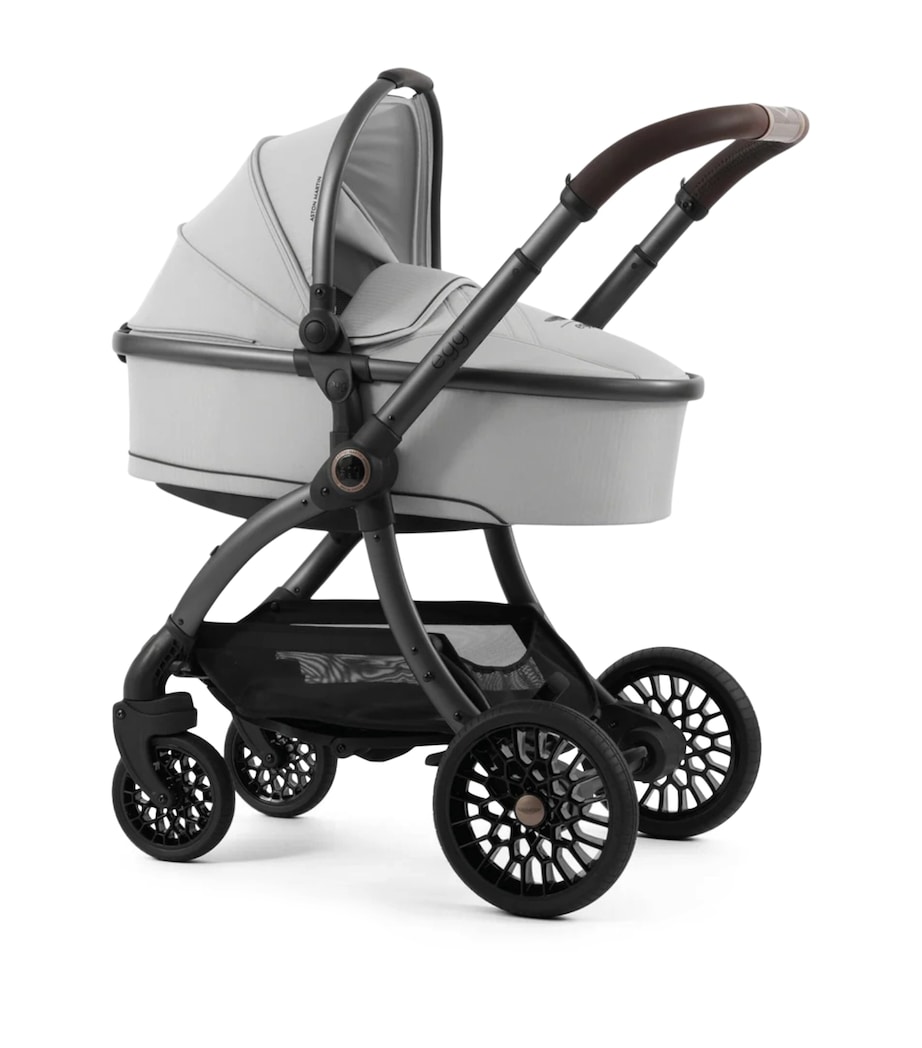 Egg x Aston Martin egg3 Snuggle Bundle Grey Image 4