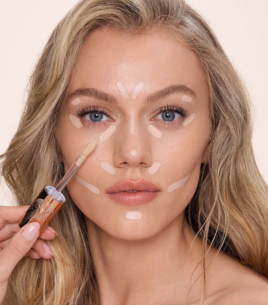 Airbrush Flawless Blur Concealer 5.5 MEDIUM Image 5