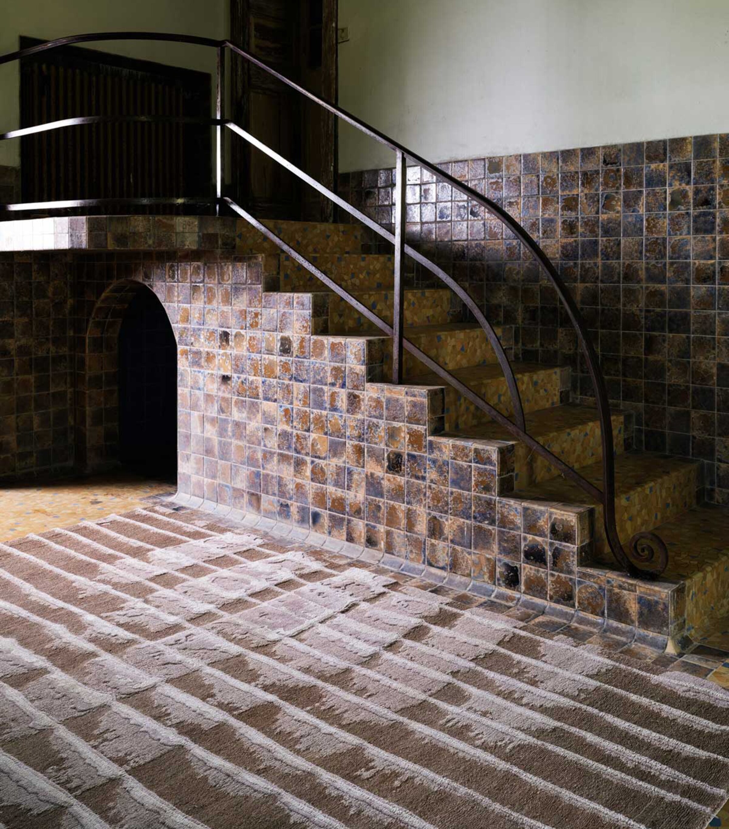 x Kelly Wearstler Elowen Peony Rug (2.44m x 3.05m) NEUTRAL Image 7