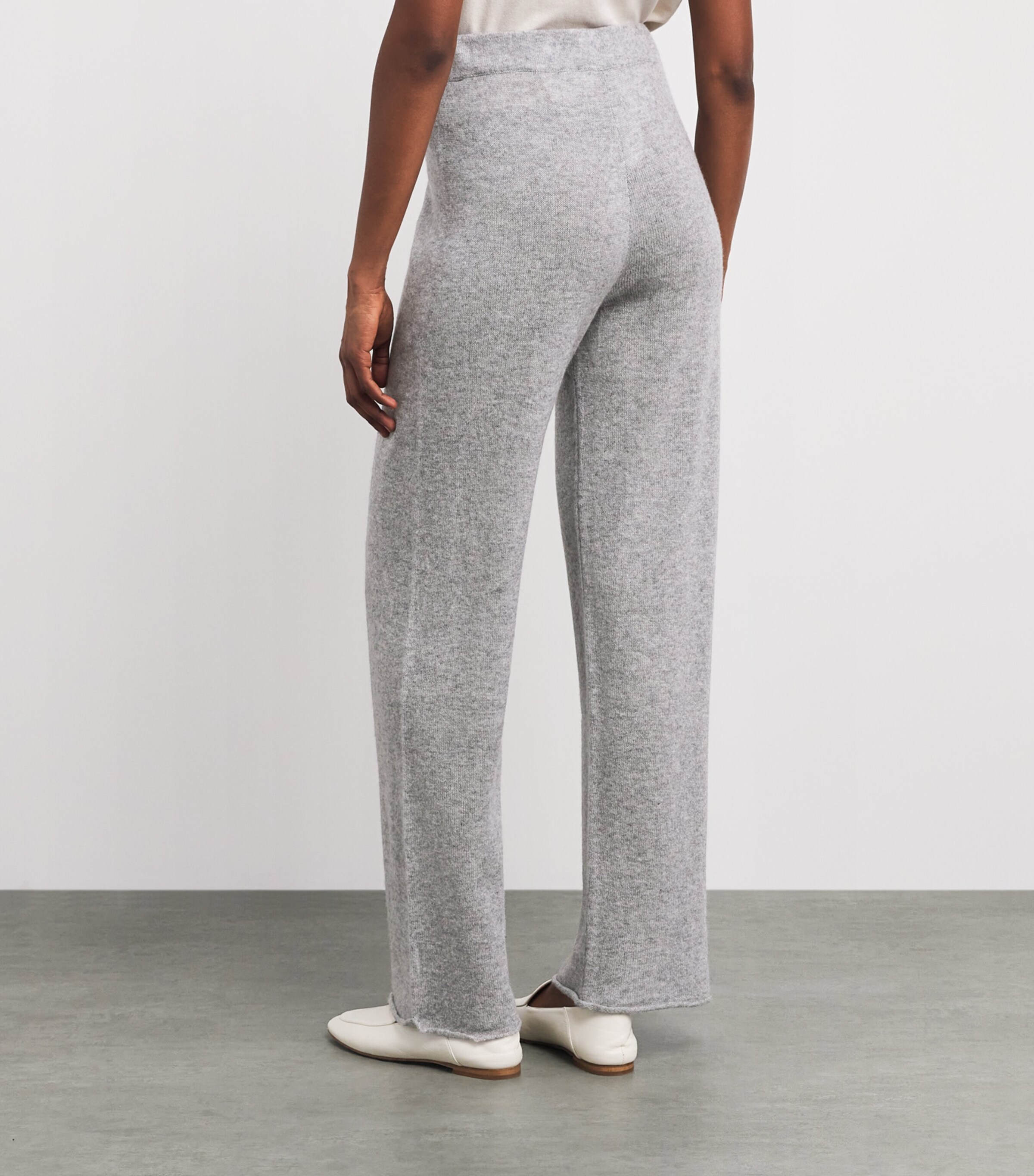 ÉTERNE Womens Cashmere Cruz Sweatpants Grey Image 5