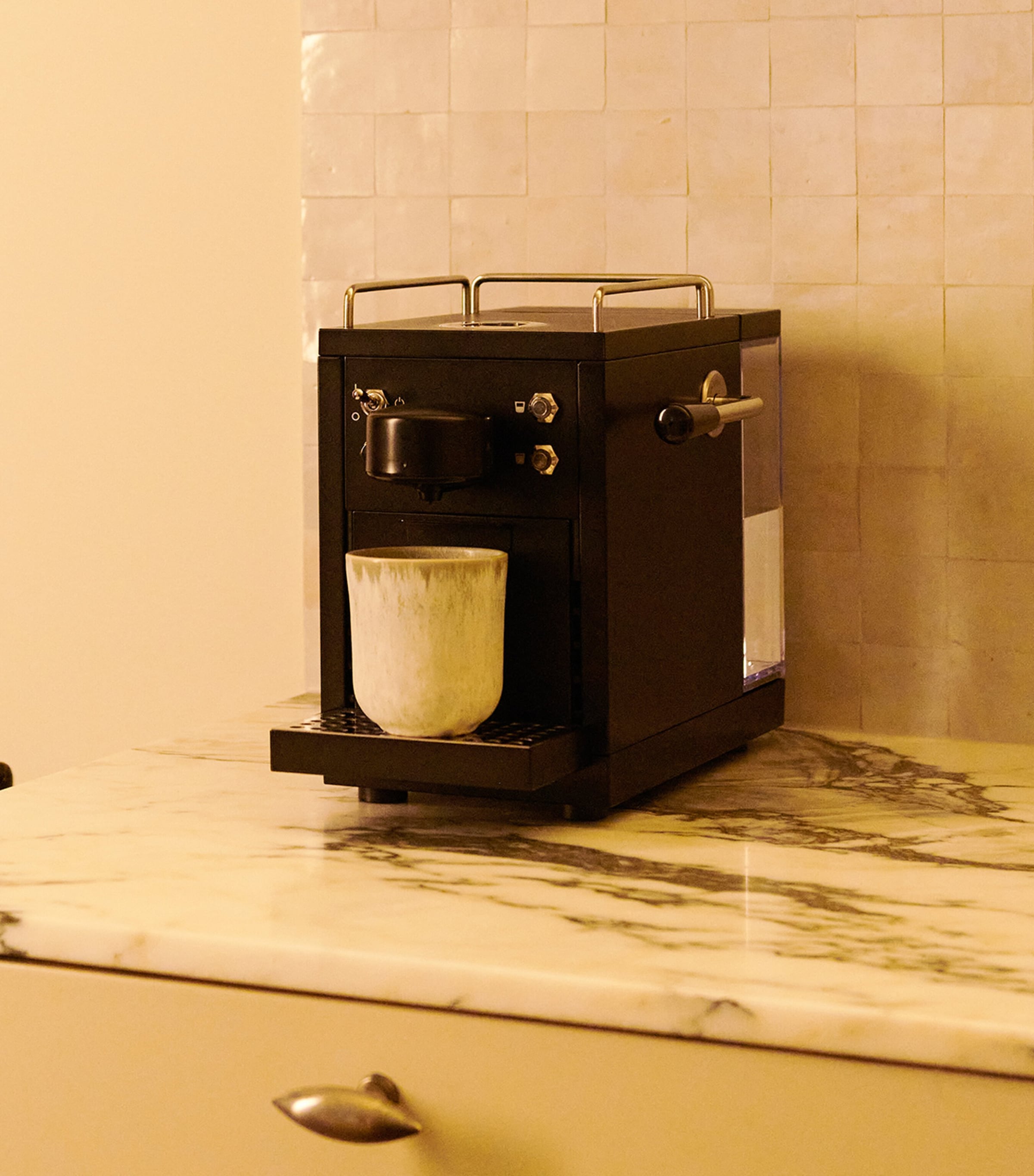 The Original Capsule Coffee Machine BLACK Image 5