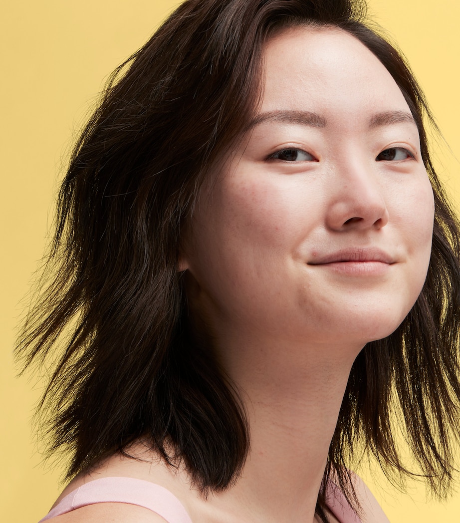 MAC Studio Radiance Face and Body Foundation Image 3