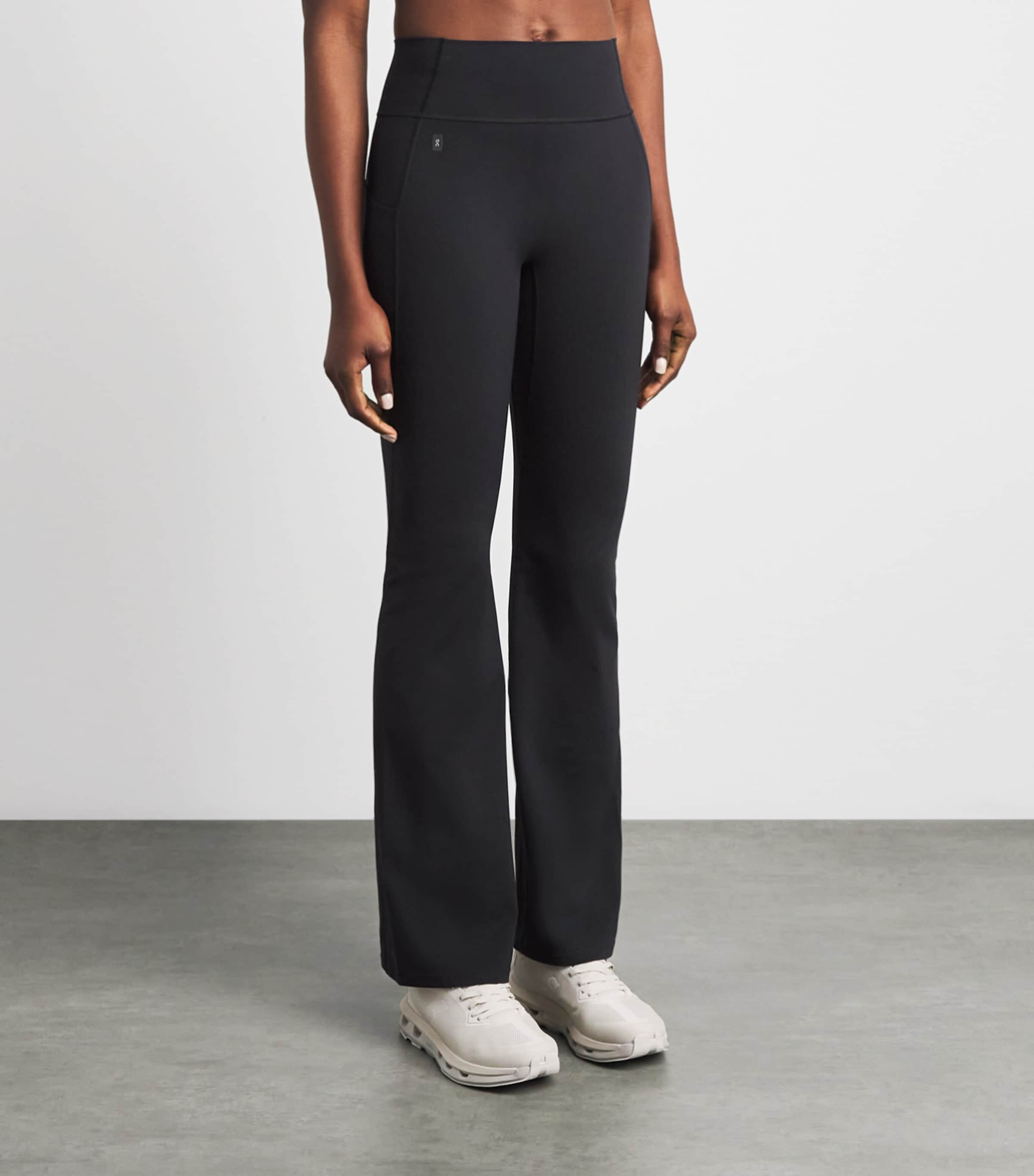 On Womens Studio Flared Leggings Black Image 4