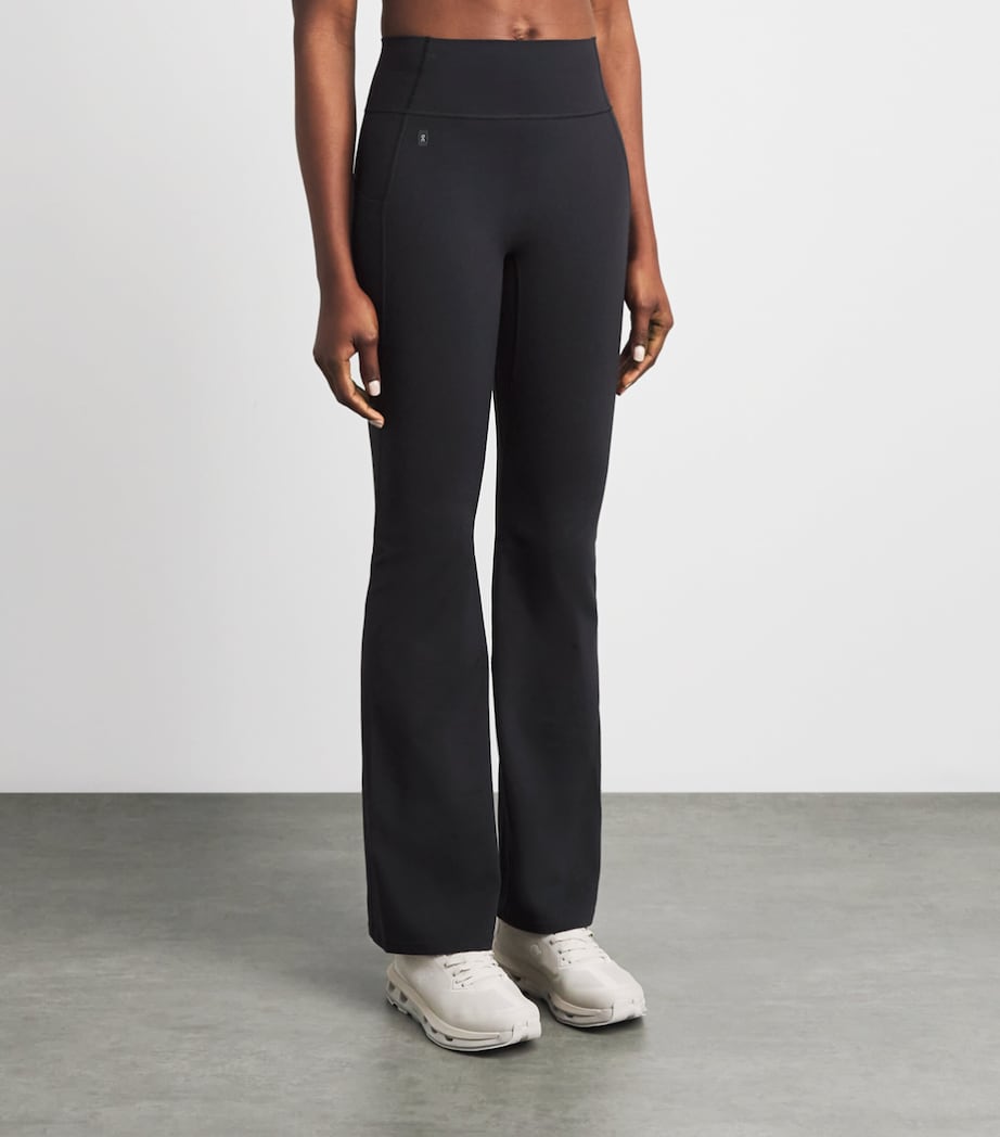 On Womens Studio Flared Leggings Black Image 4