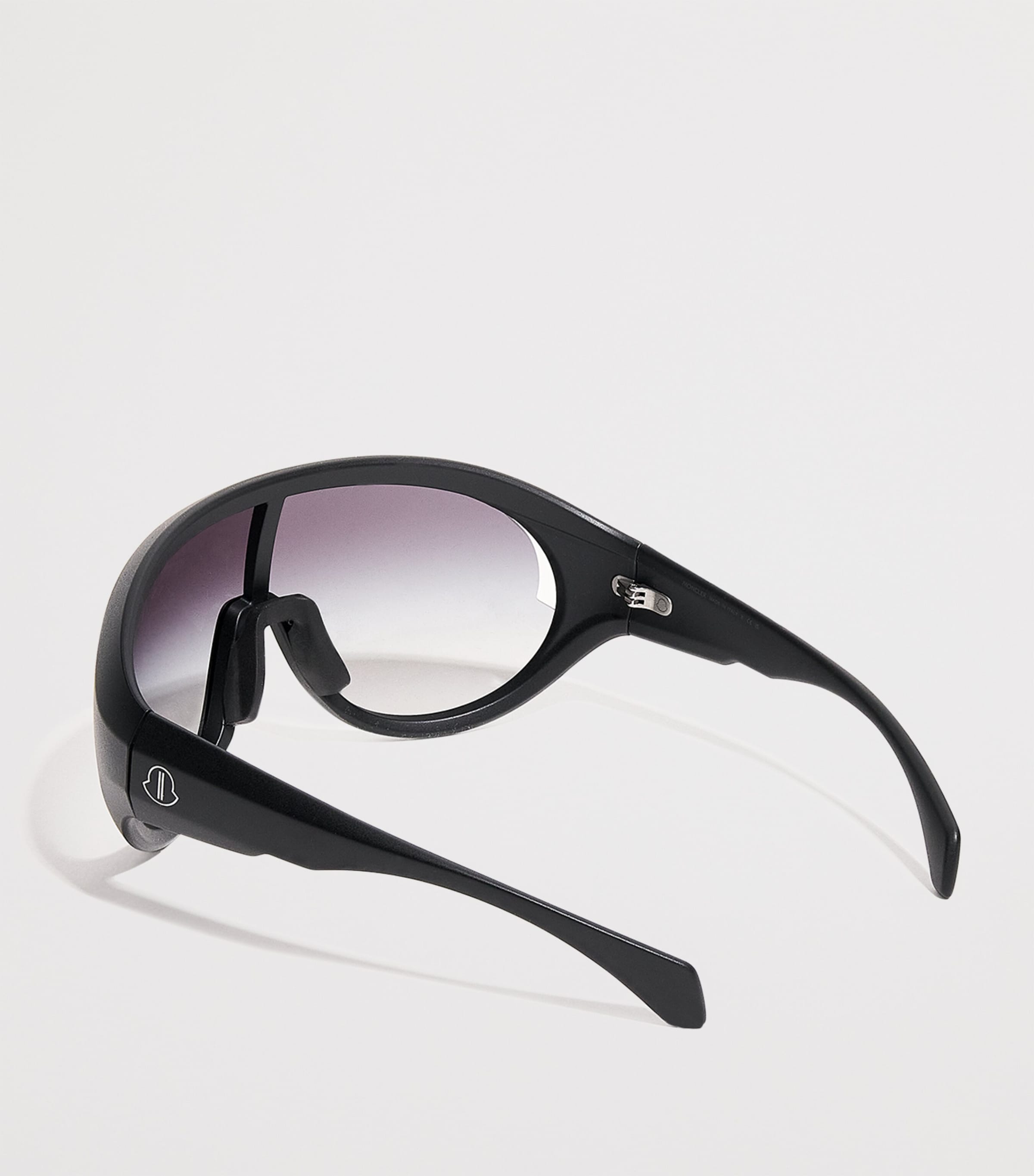 x Moncler Temple 0ME8010 Sunglasses 999 - BLACK Image 3