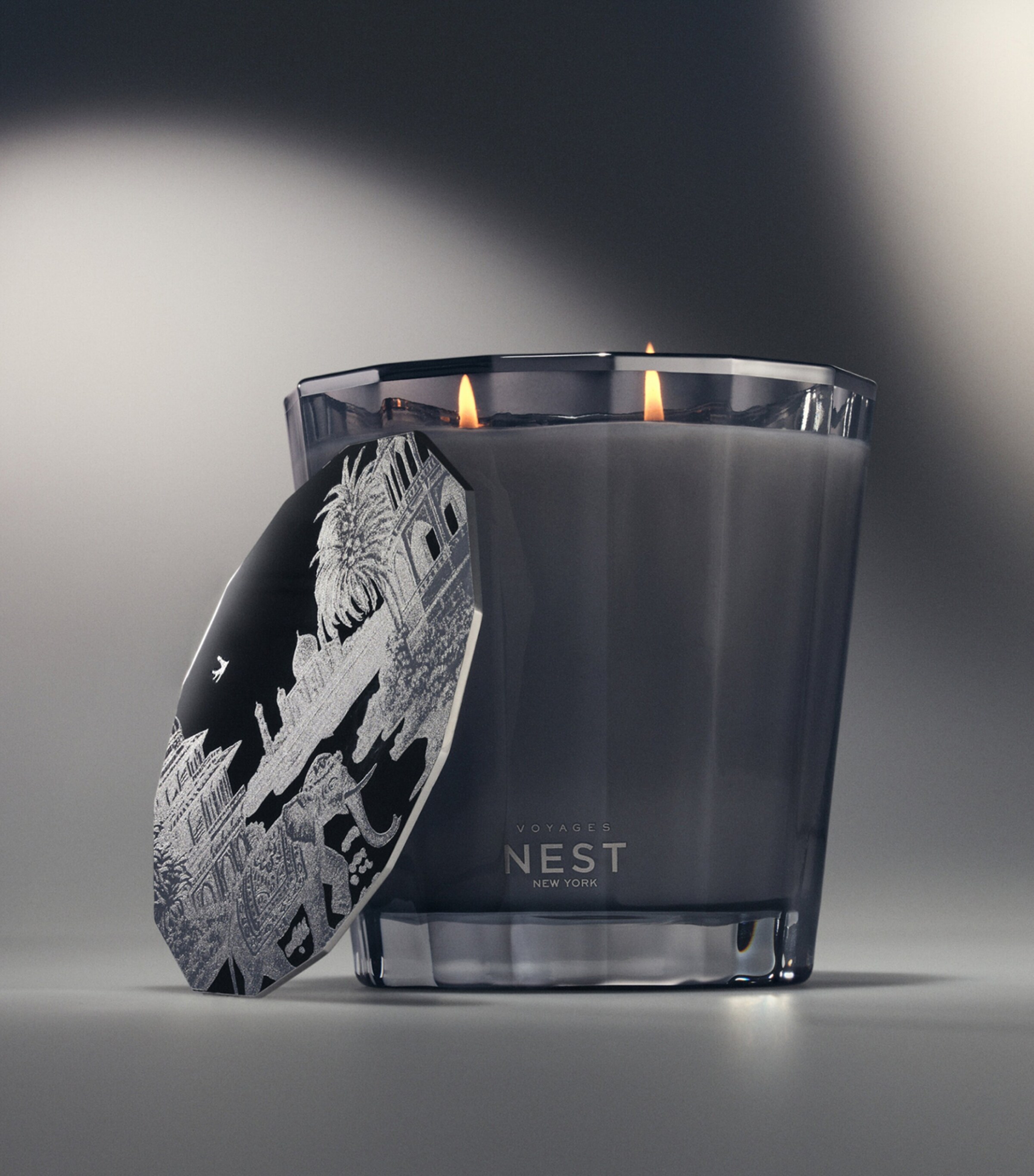 VOYAGES Hypnotic Amber 2-Wick Candle (600g) NO COLOUR Image 4