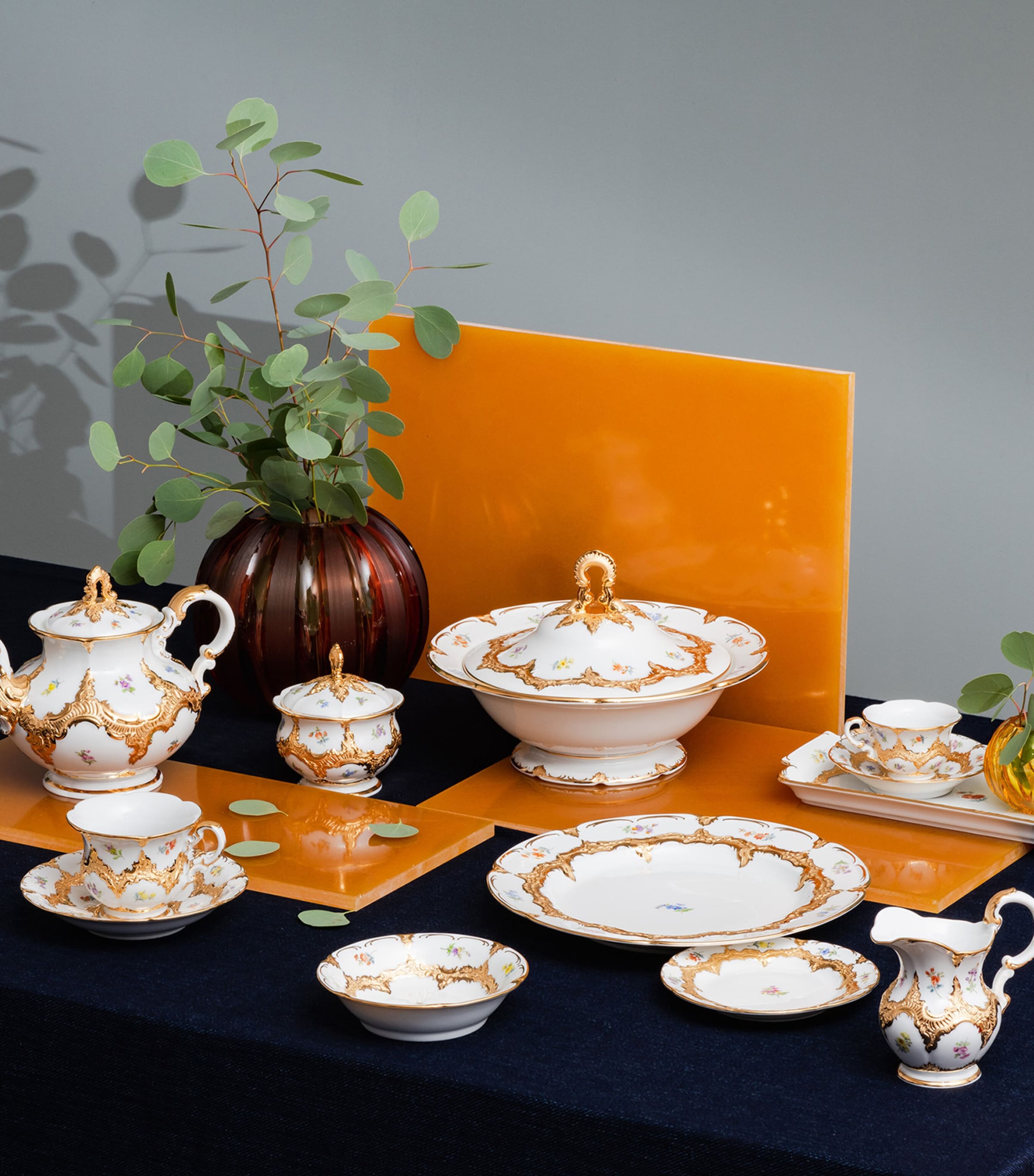 B-Form Teapot (1.2L) GOLD Image 2