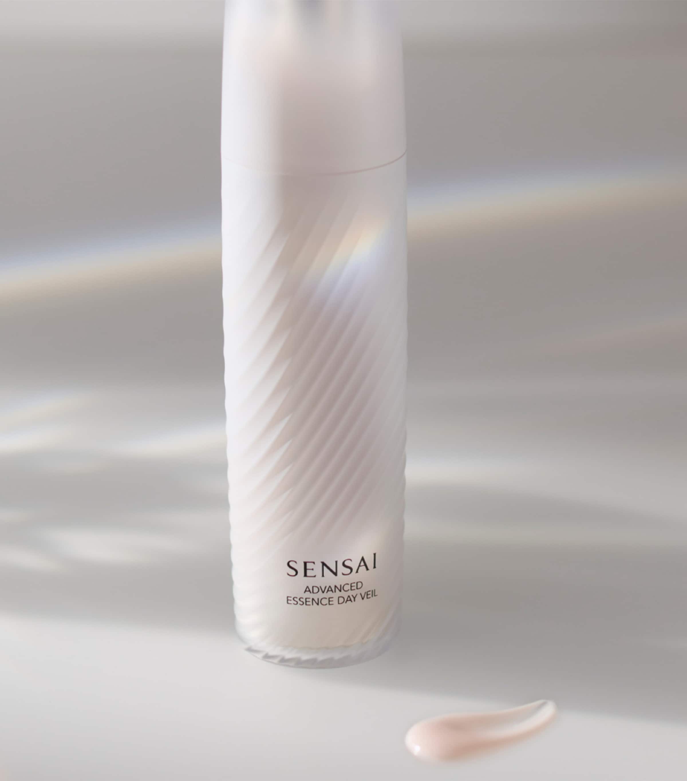 Sensai Advanced Essence Day Veil (40ml) Image 3