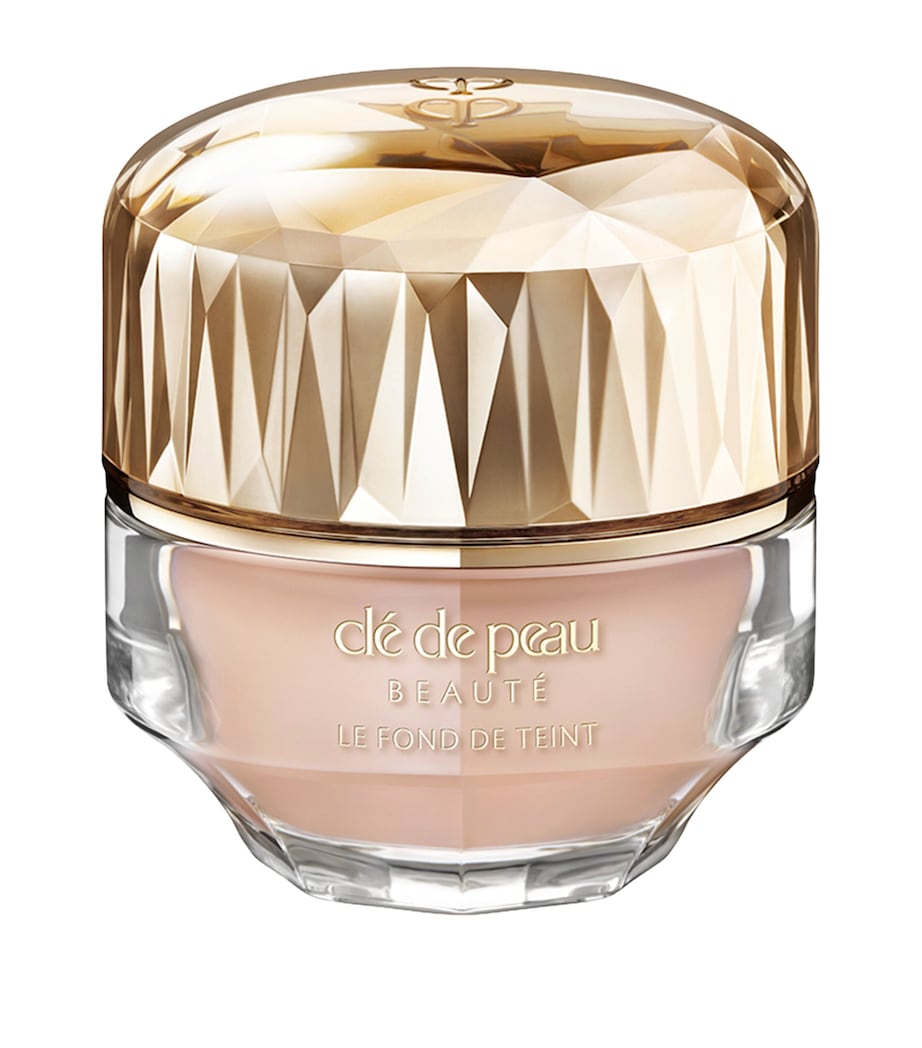 Clé de Peau Beauté The Foundation Image 1